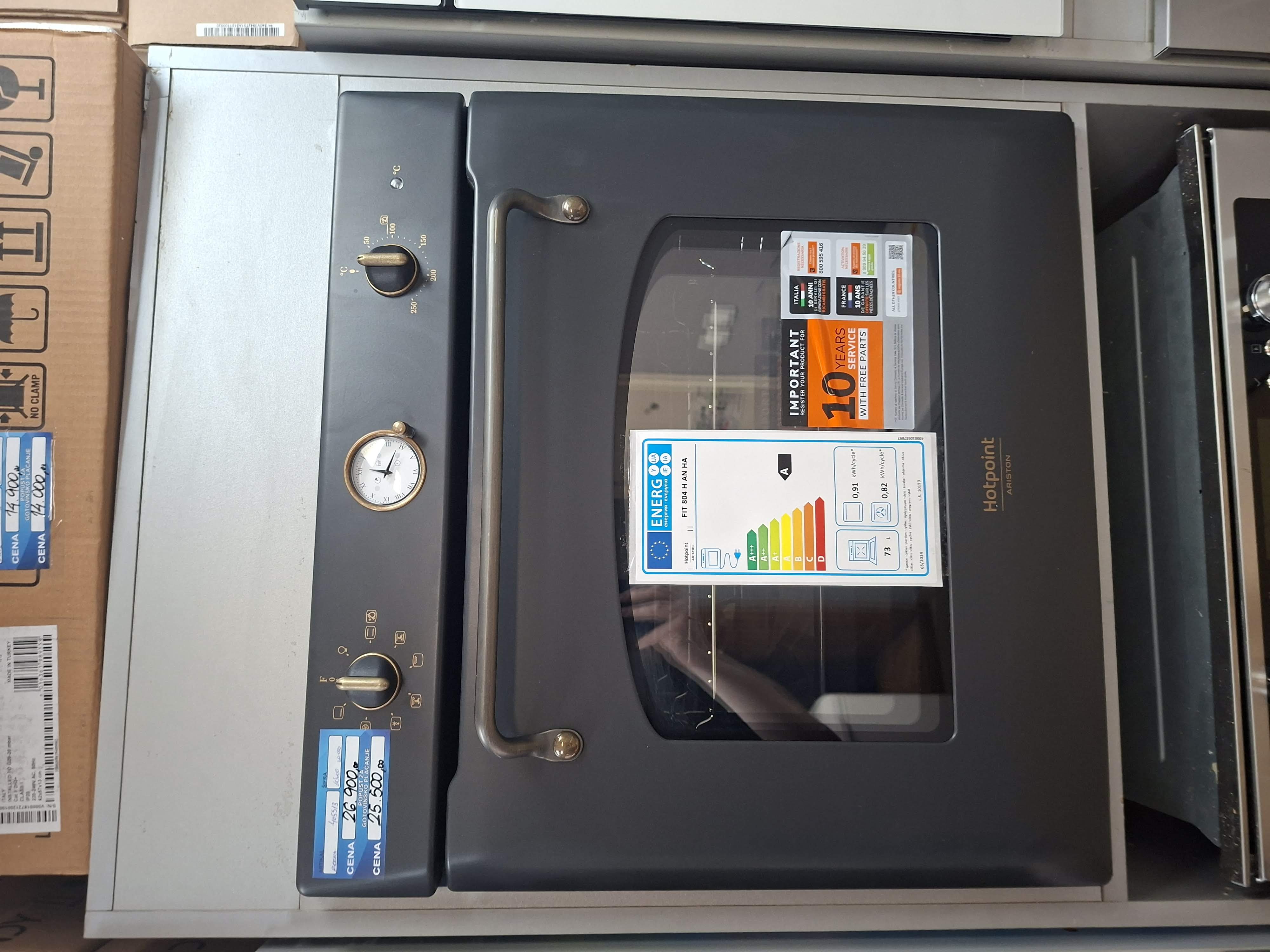 Ugradna retro rerna Hotpoint Ariston FIT 804 H AN HA