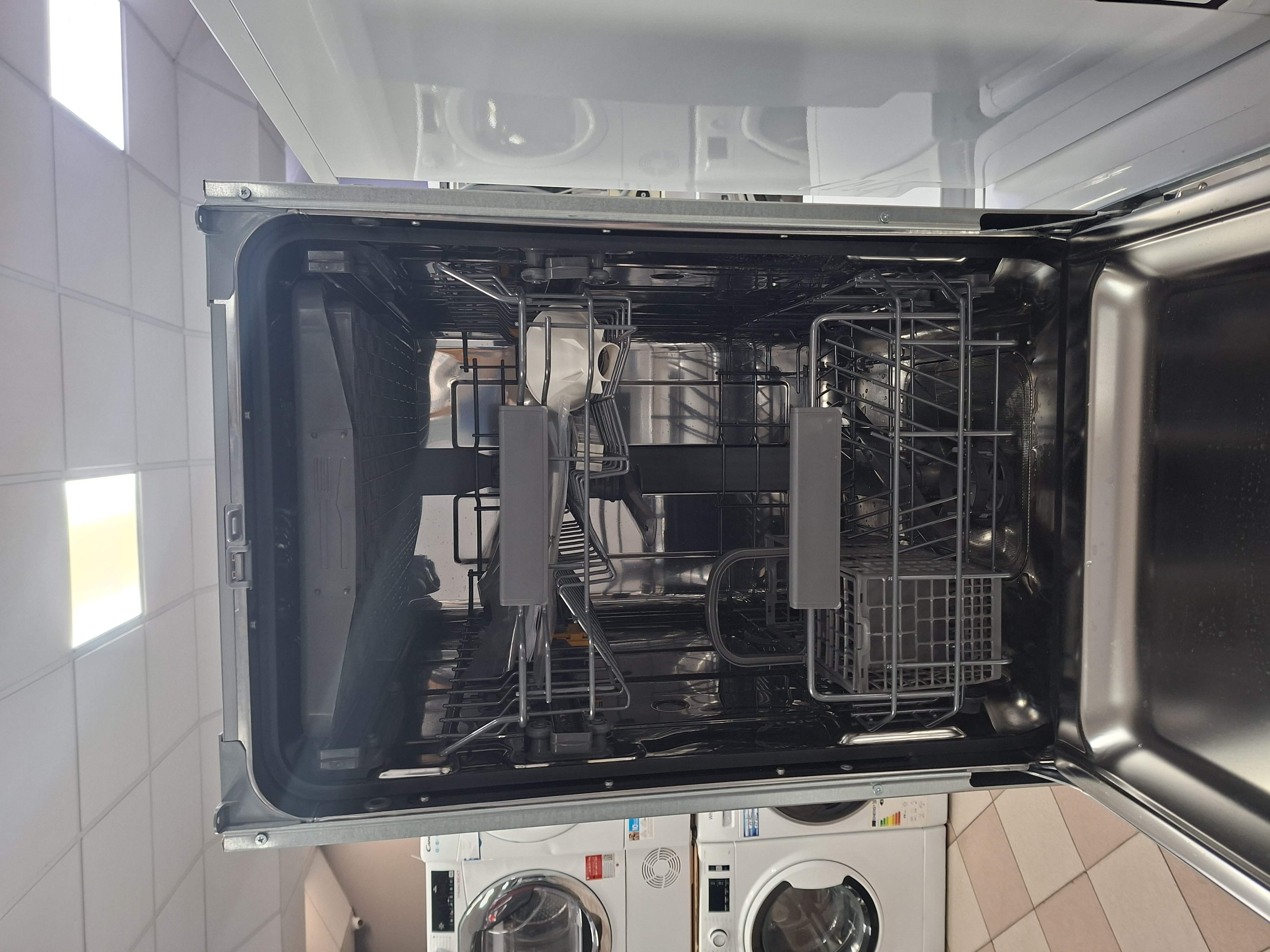 Ugradna Sudo mašina Bauknecht BK4PC11BS7A , 11 kompleta