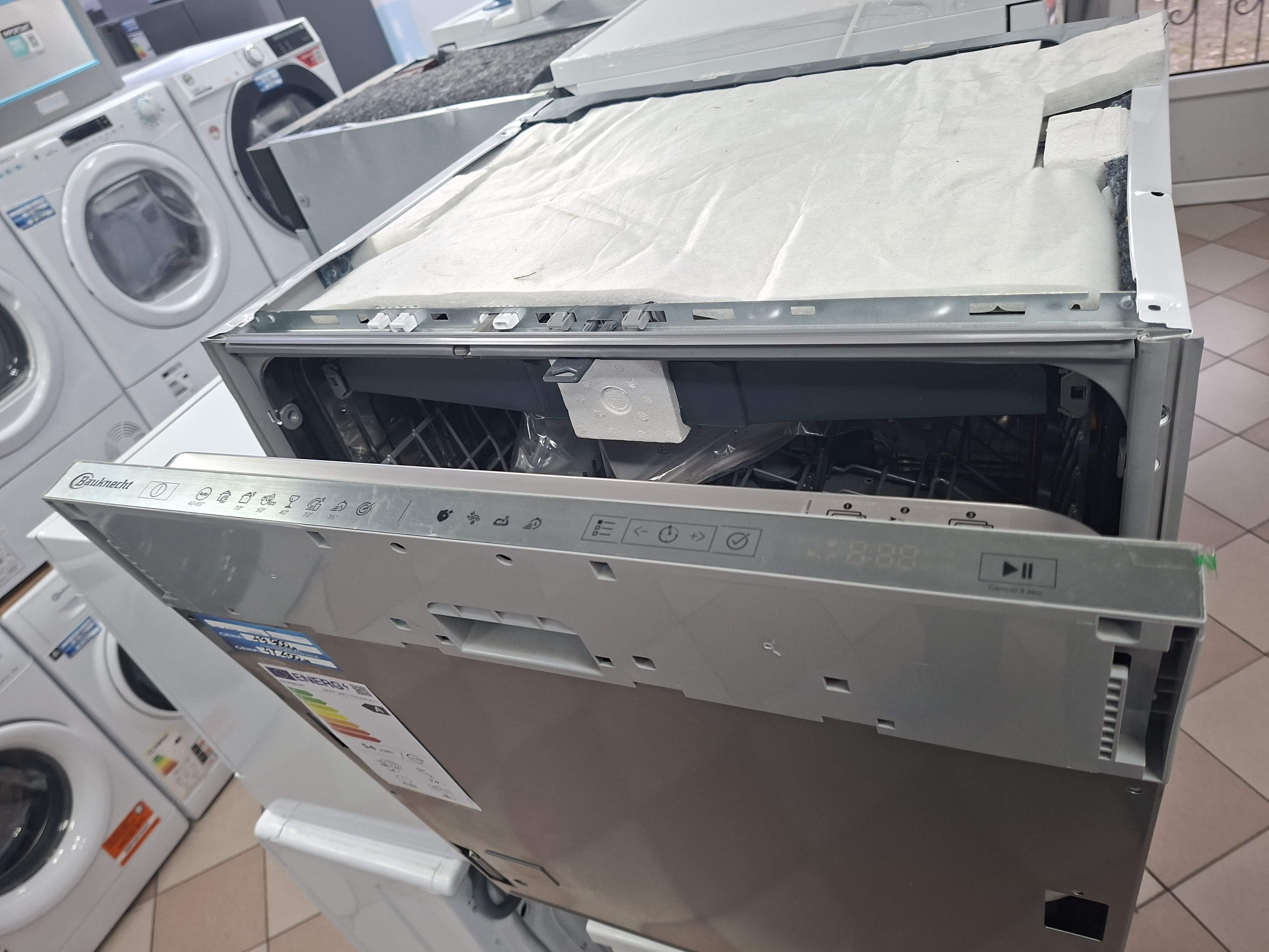 Ugradna sudo mašina Bauknecht BKKR IAXL, 14 kompleta