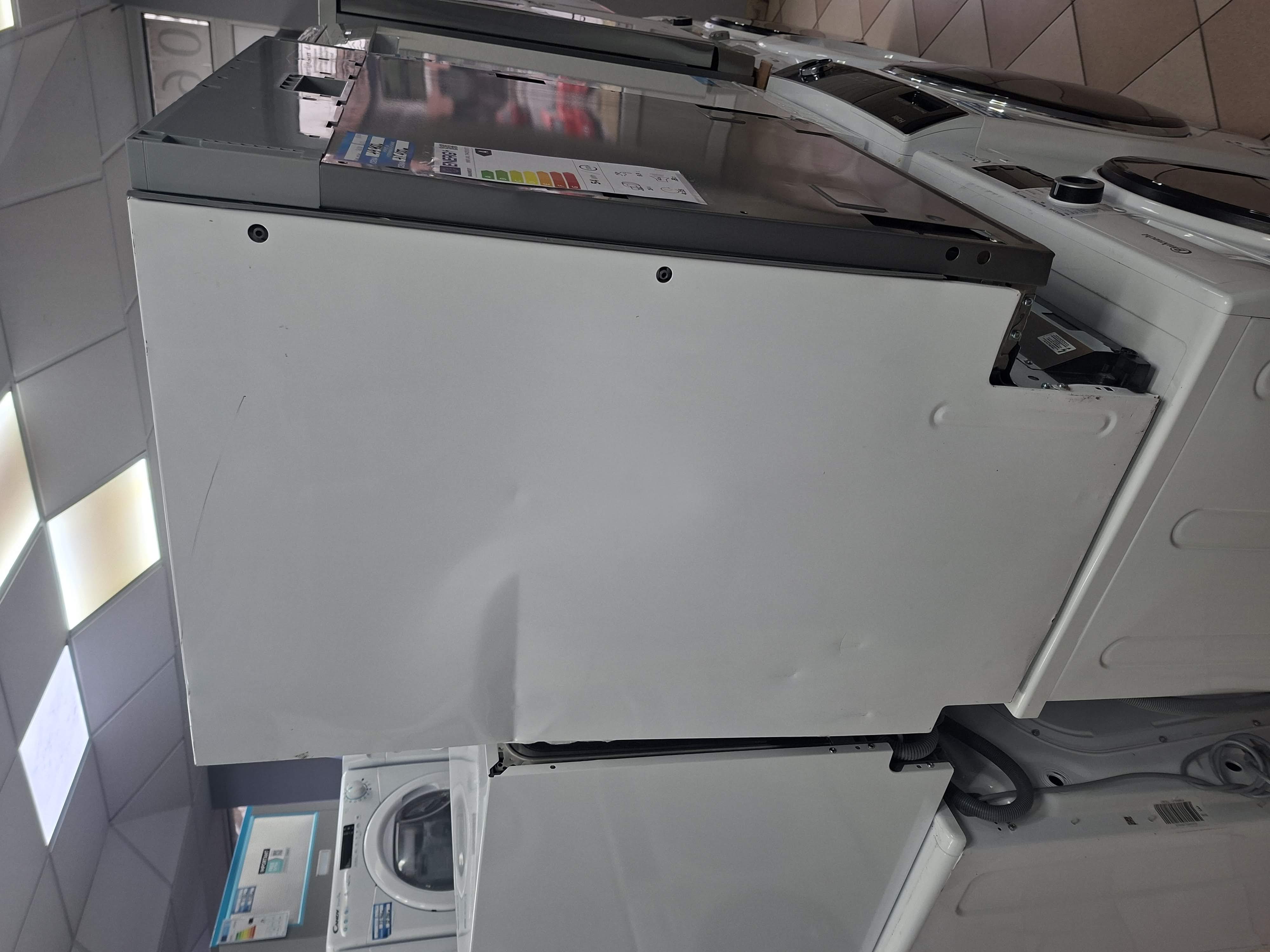 Ugradna sudo mašina Bauknecht BKKR IAXL, 14 kompleta