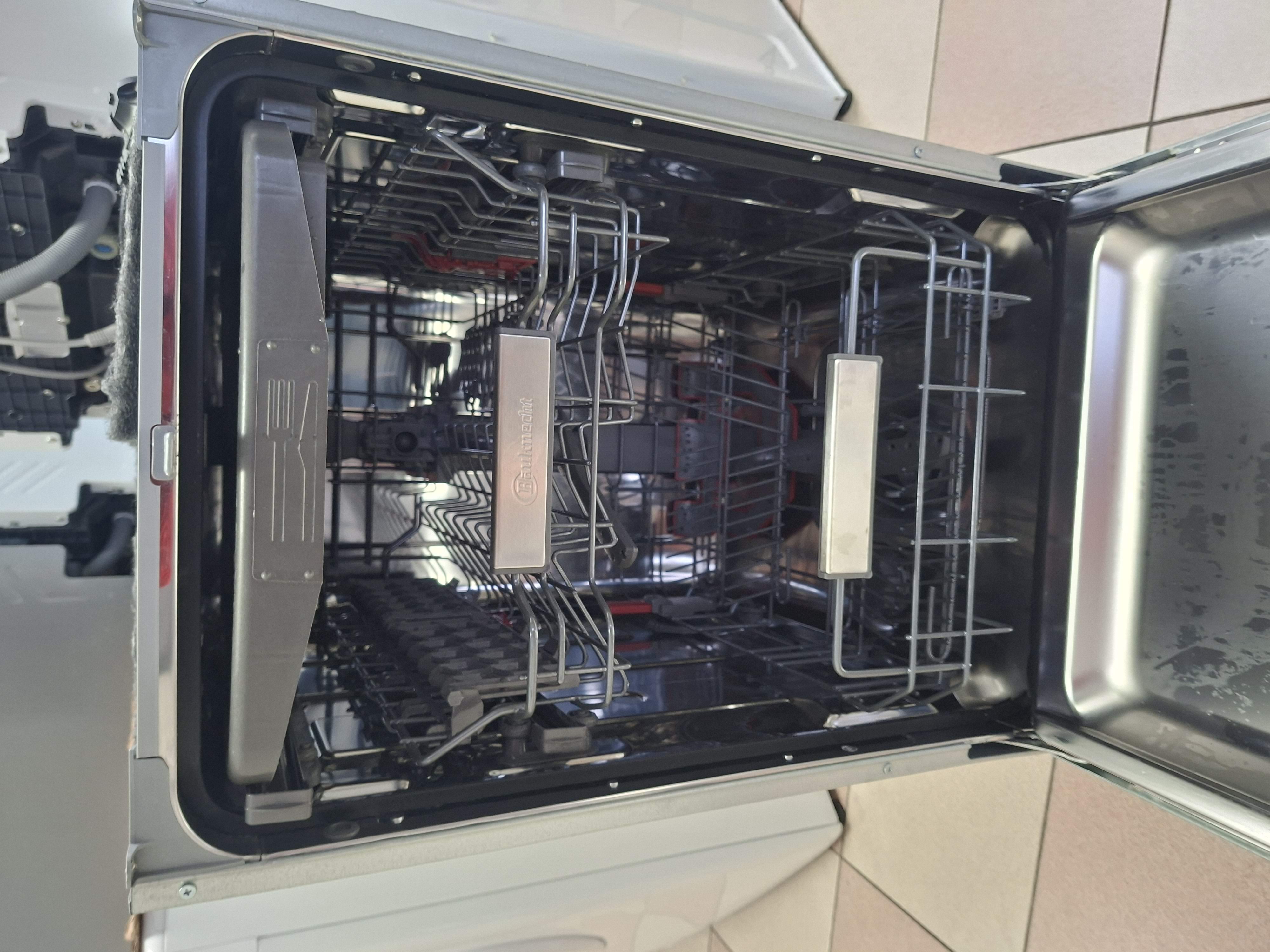 Ugradna Sudo mašina Bauknecht BSBO 3O21 PF X  , 10 kompleta