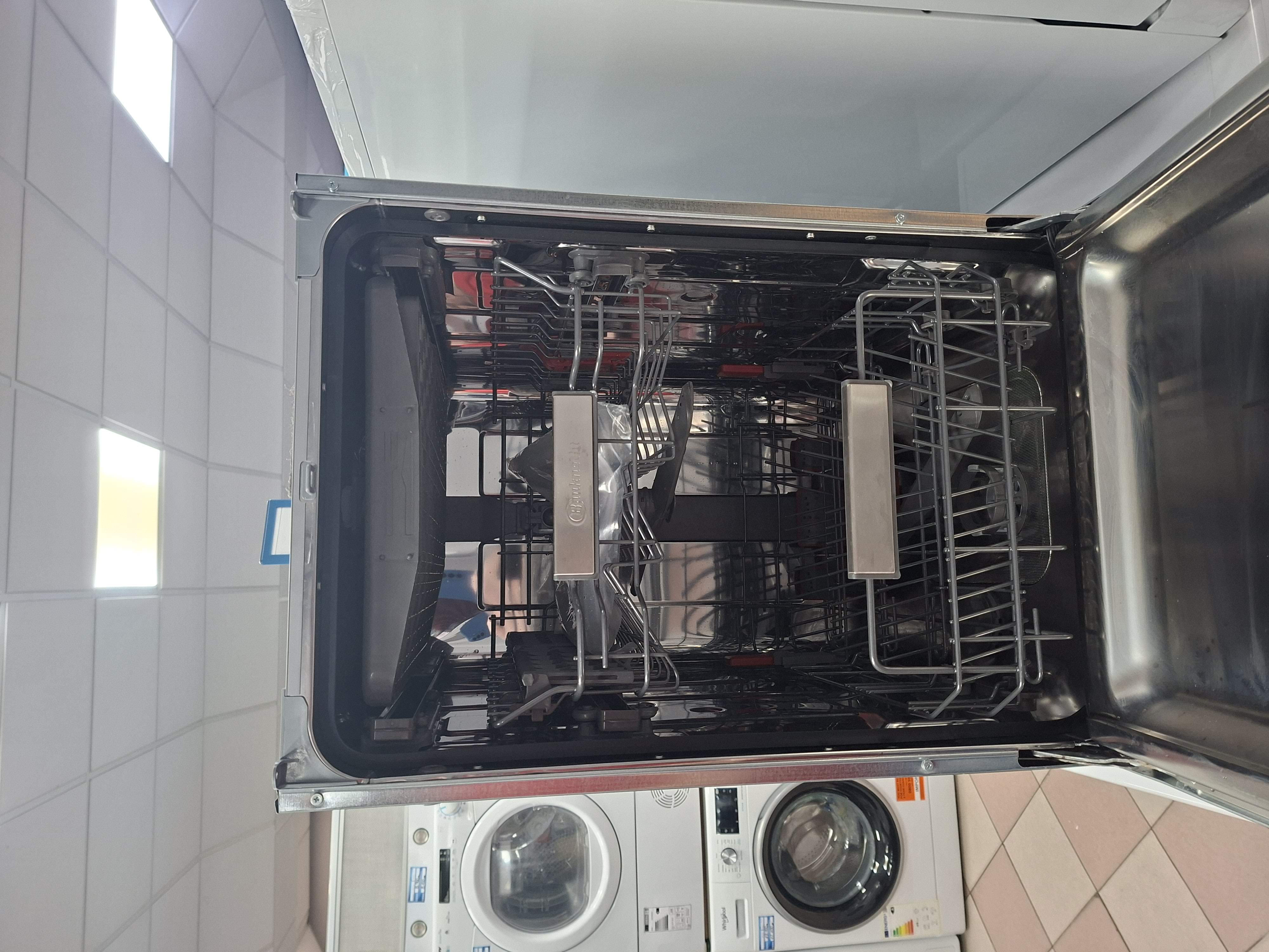 Ugradna Sudo mašina Bauknecht BSBO 3O21 PF X  , 10 kompleta