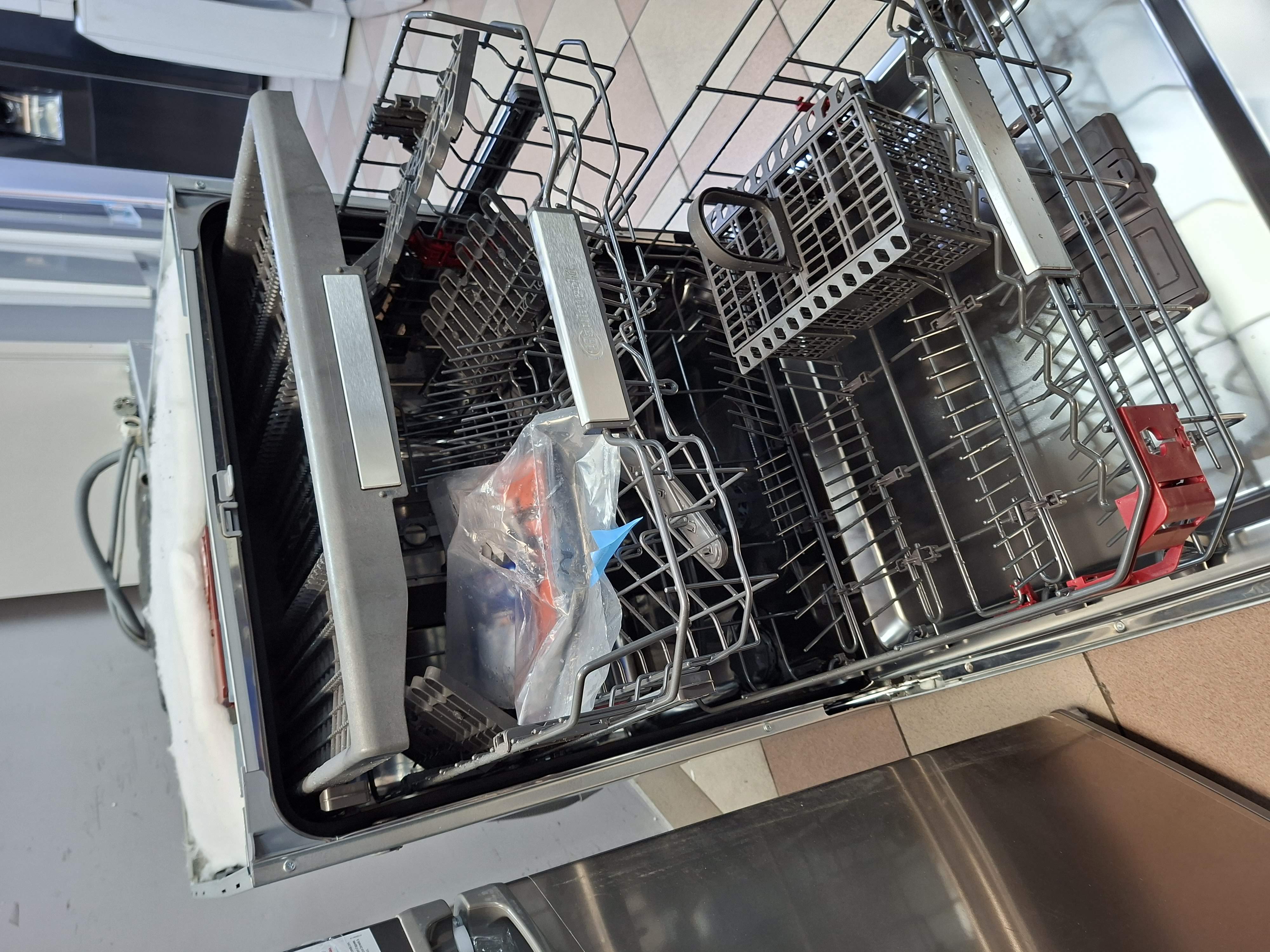 Ugradna Sudo mašina Bauknecht OBIC Ecosilent 8650