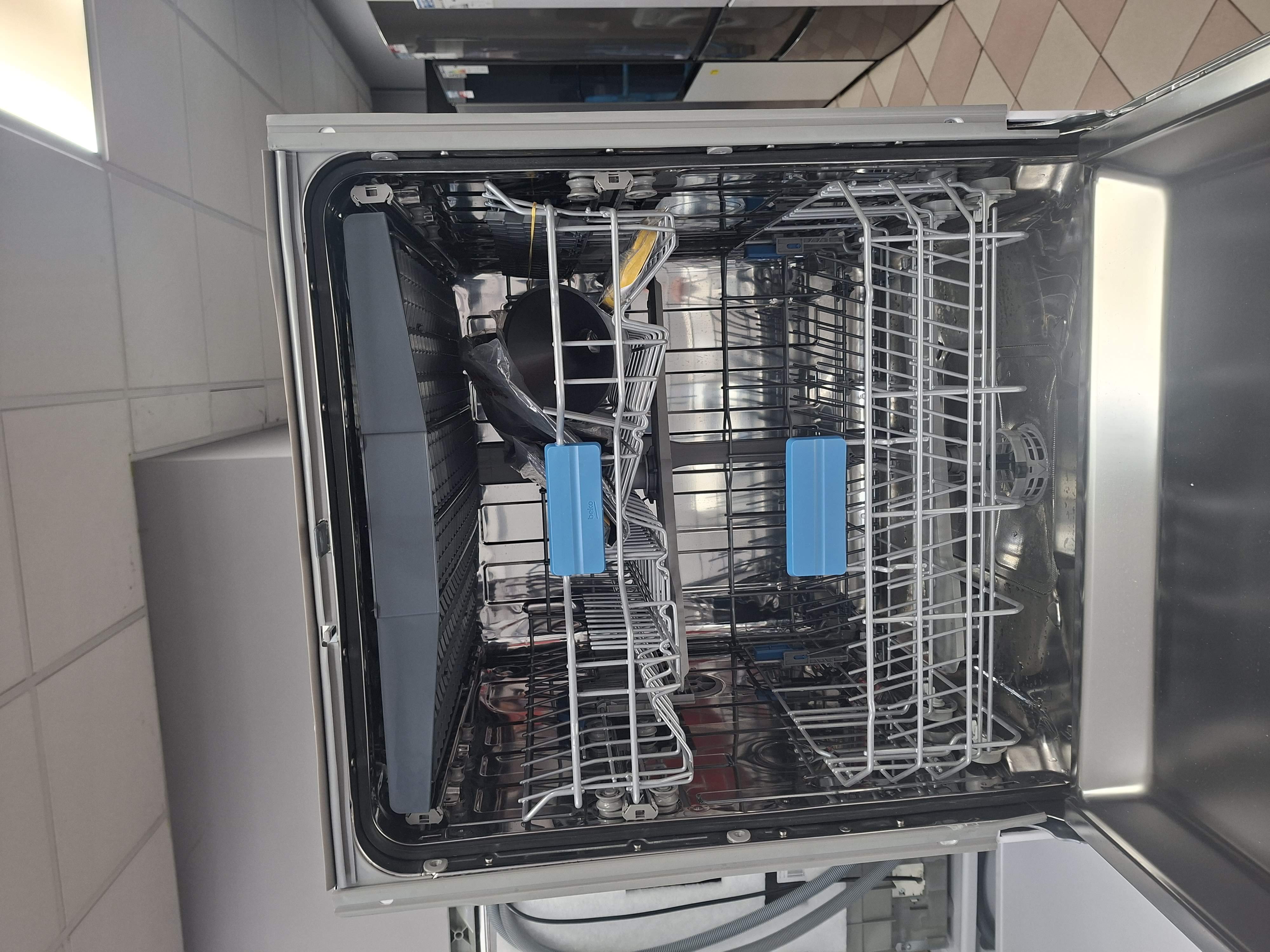 Ugradna sudo mašina Beko BDIN25323 , 15 kompleta