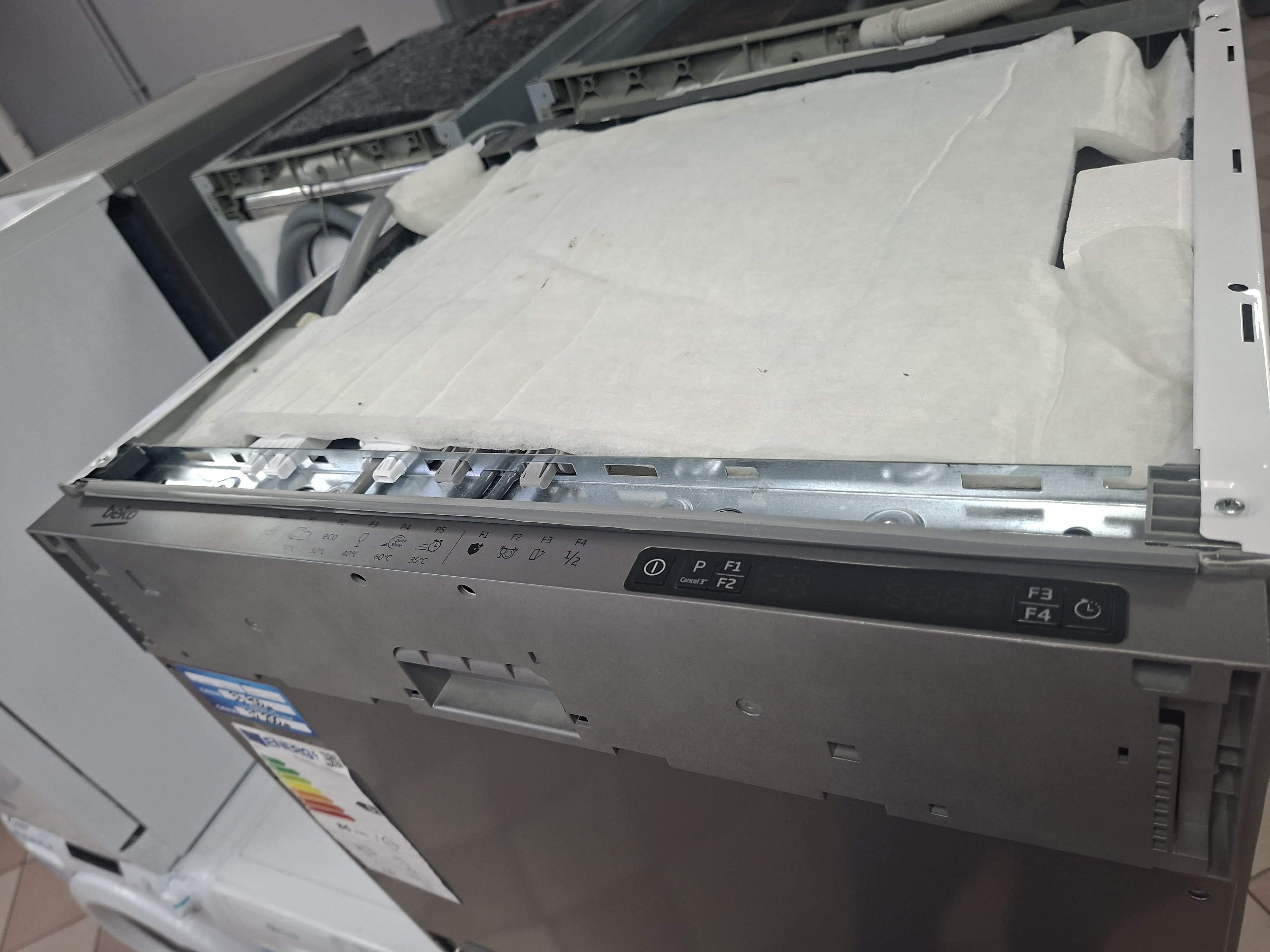 Ugradna sudo mašina Beko BDIN25323 , 15 kompleta