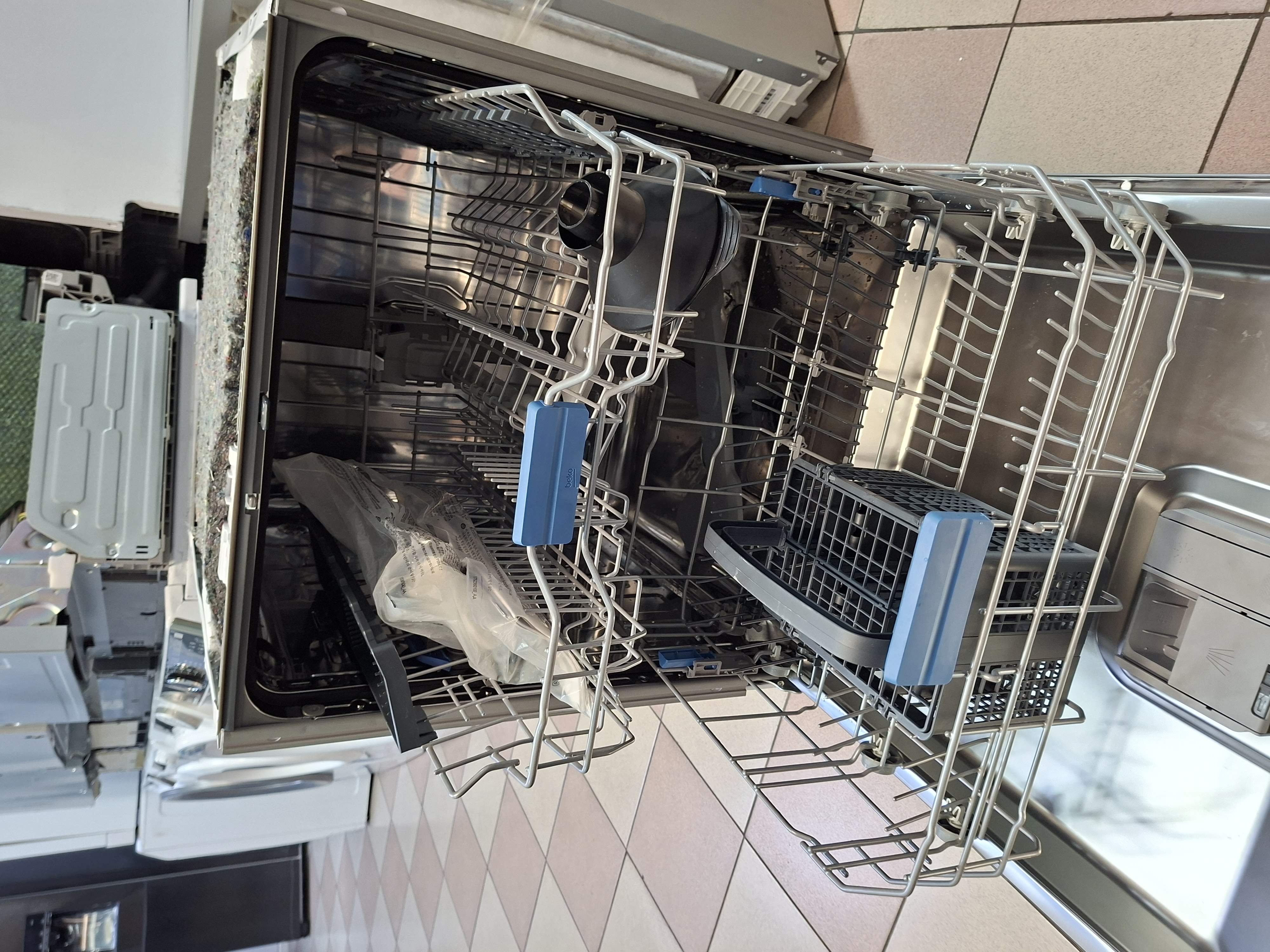 Ugradna sudo mašina Beko BDIN36451 , 14 kompleta