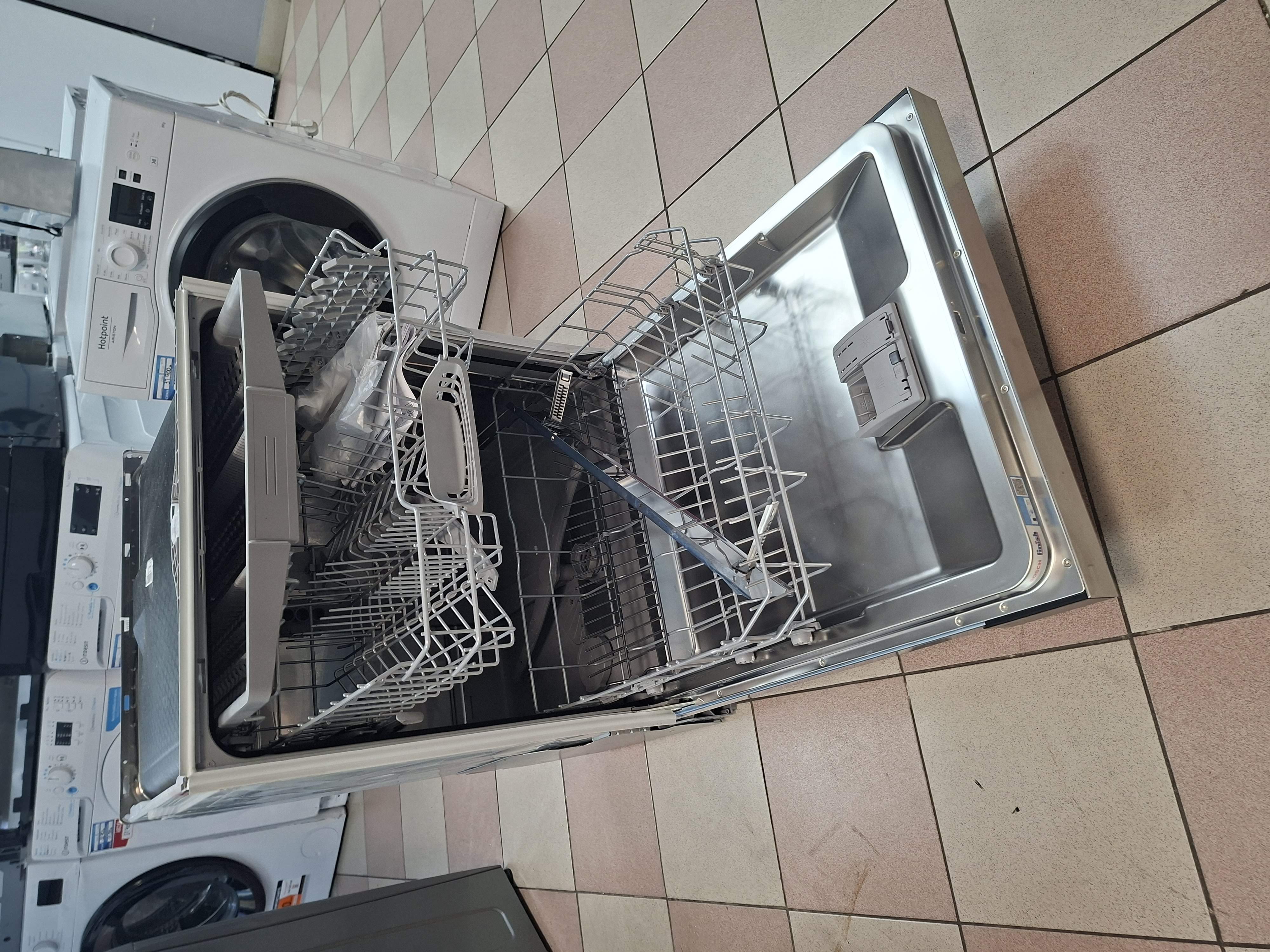 Ugradna Sudo mašina Bosch SMU2HVS06E , 14 kompleta