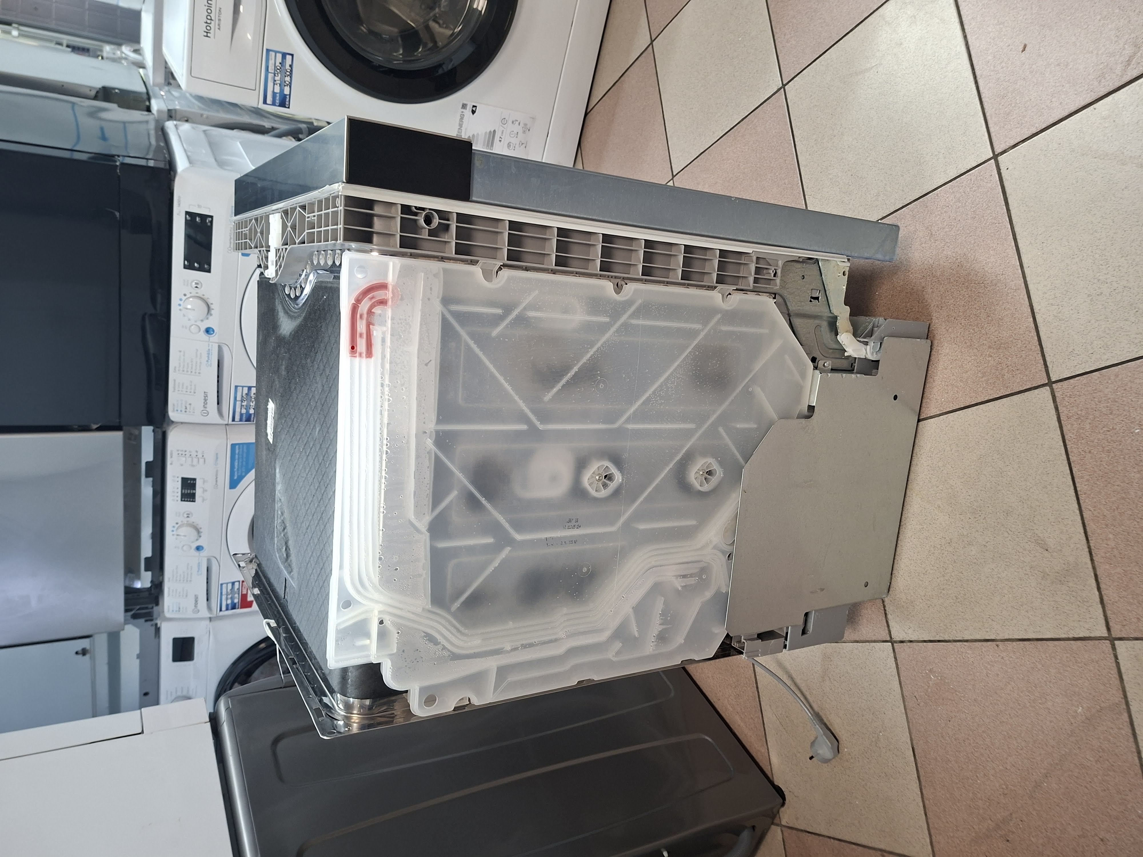 Ugradna Sudo mašina Bosch SMU2HVS06E , 14 kompleta