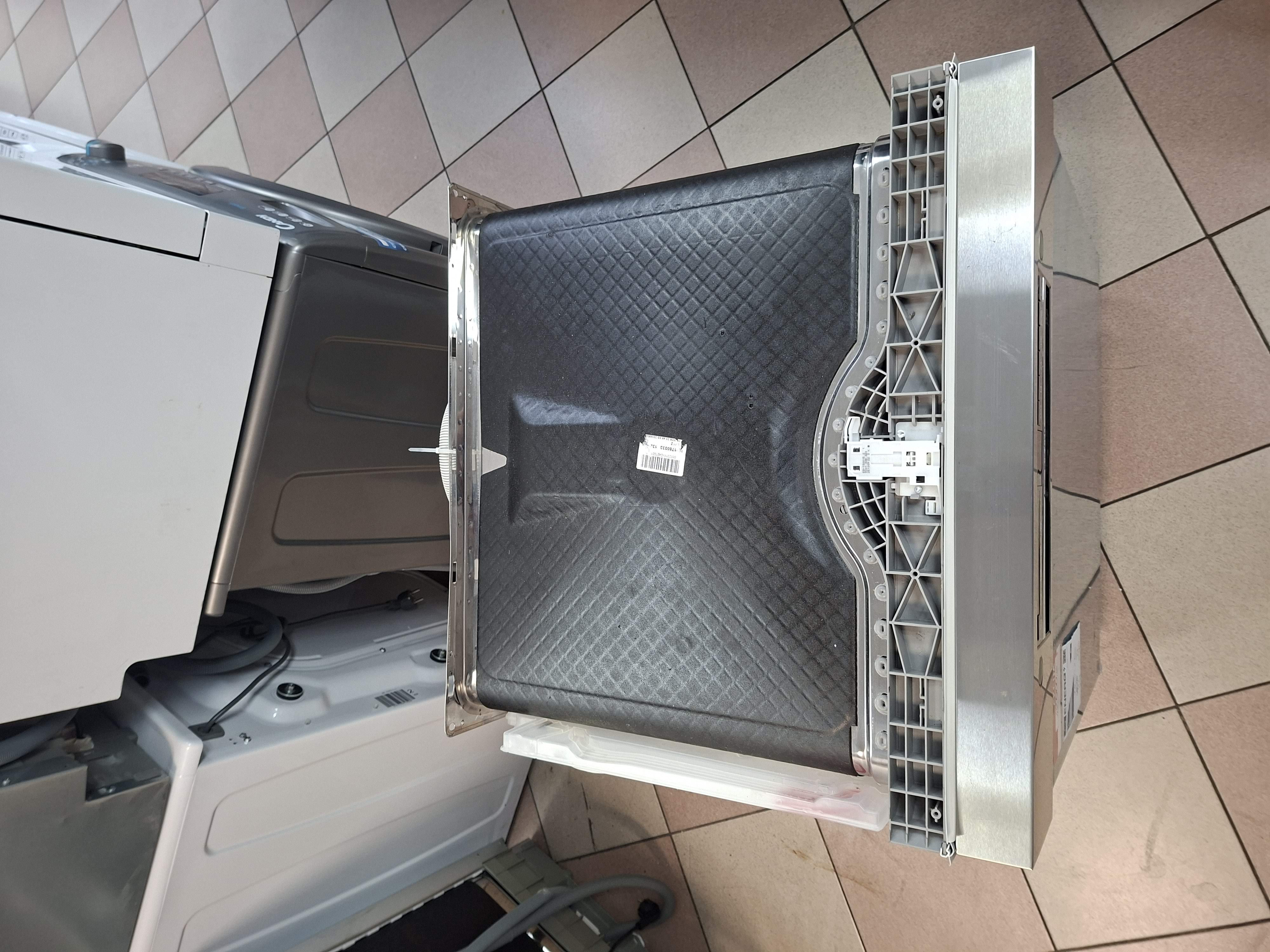 Ugradna Sudo mašina Bosch SMU2HVS06E , 14 kompleta