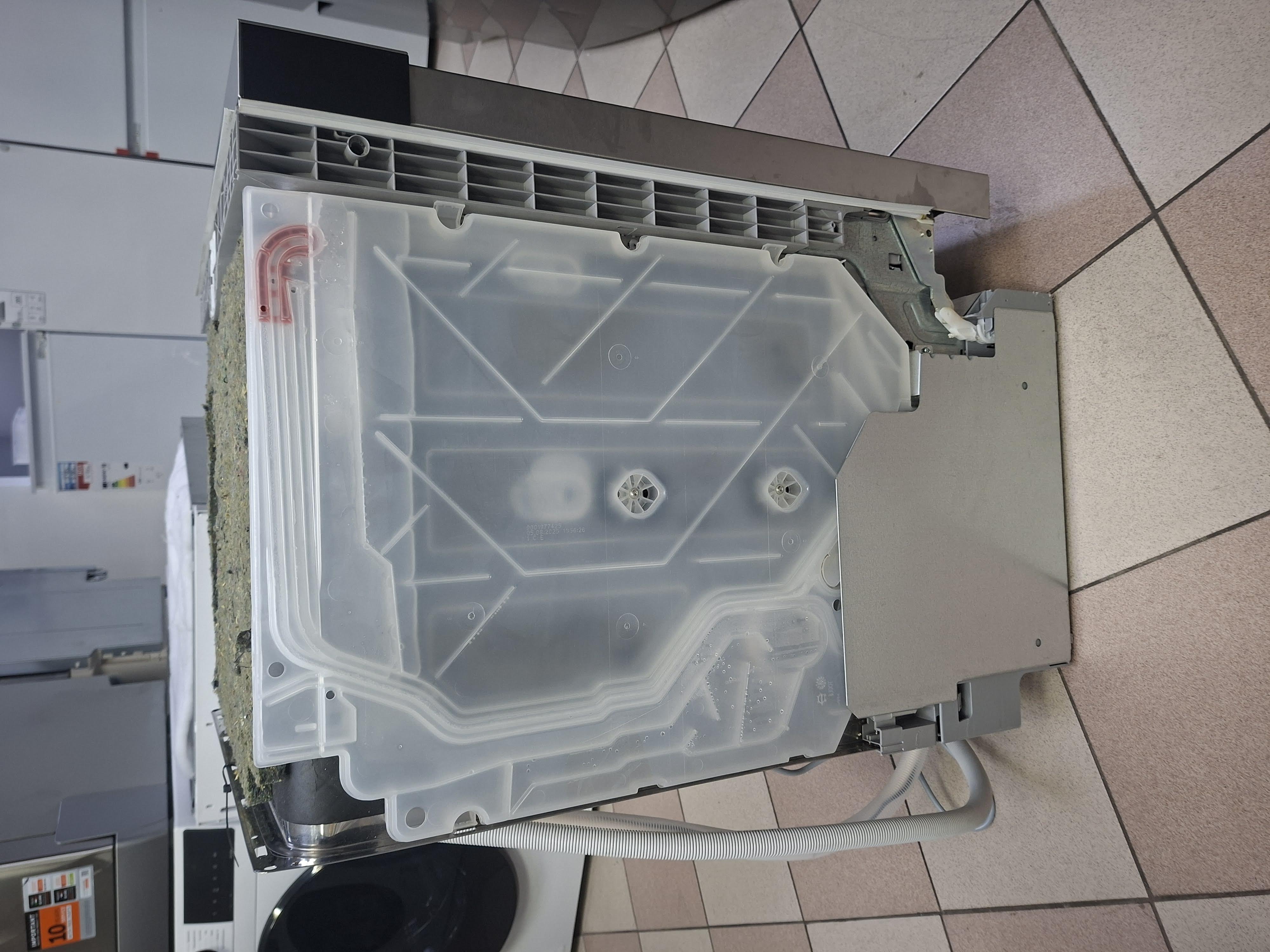 Ugradna Sudo mašina Bosch SMU2HVS06E , 14 kompleta