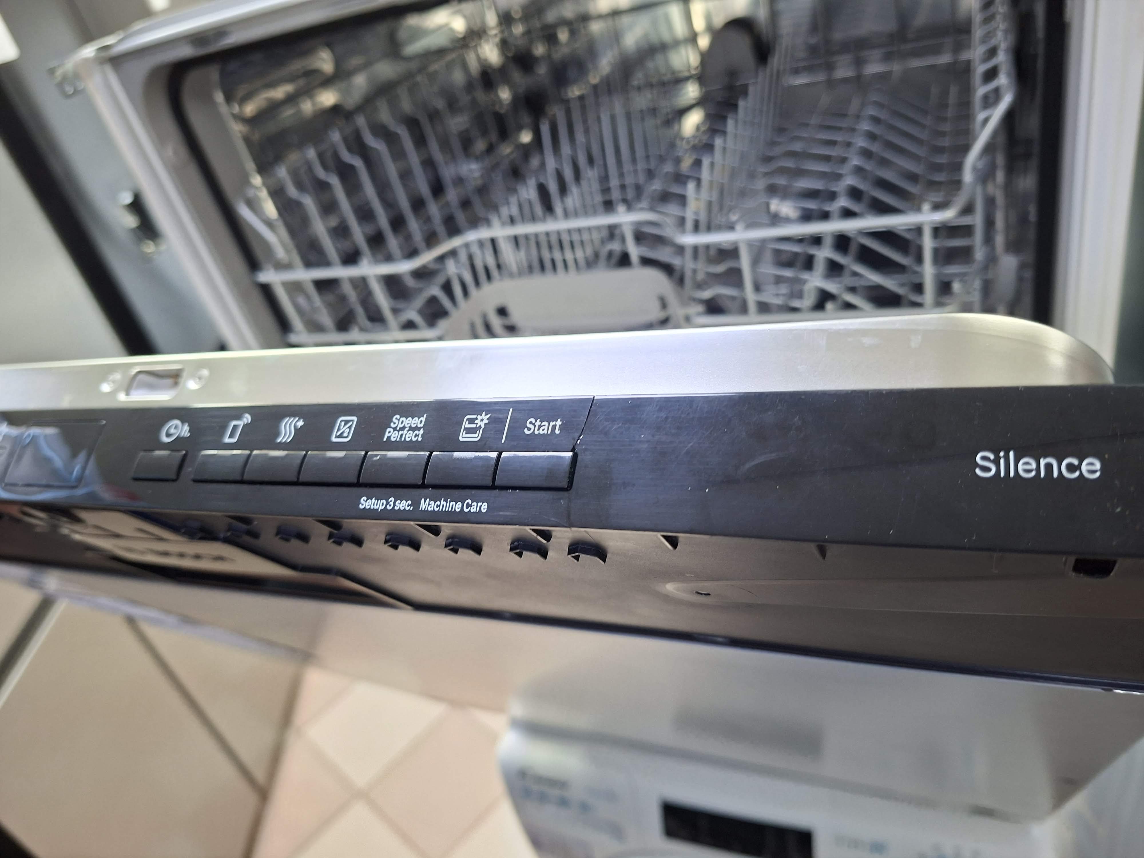 Ugradna sudo mašina Bosch SMV2ITX22E, 12 kompleta