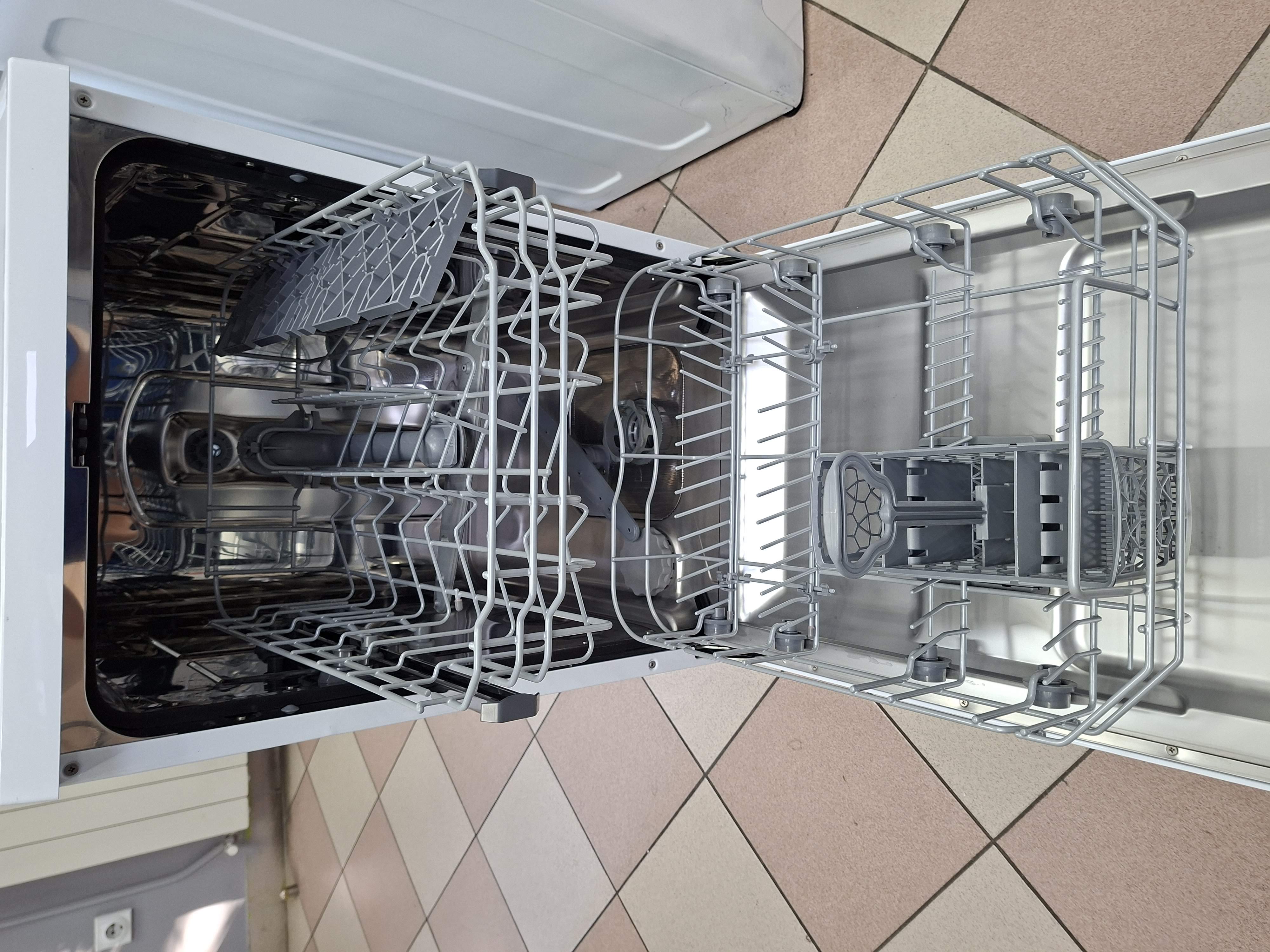 Ugradna sudo mašina Candy CDPH 2L949W (2) , 9 kompleta