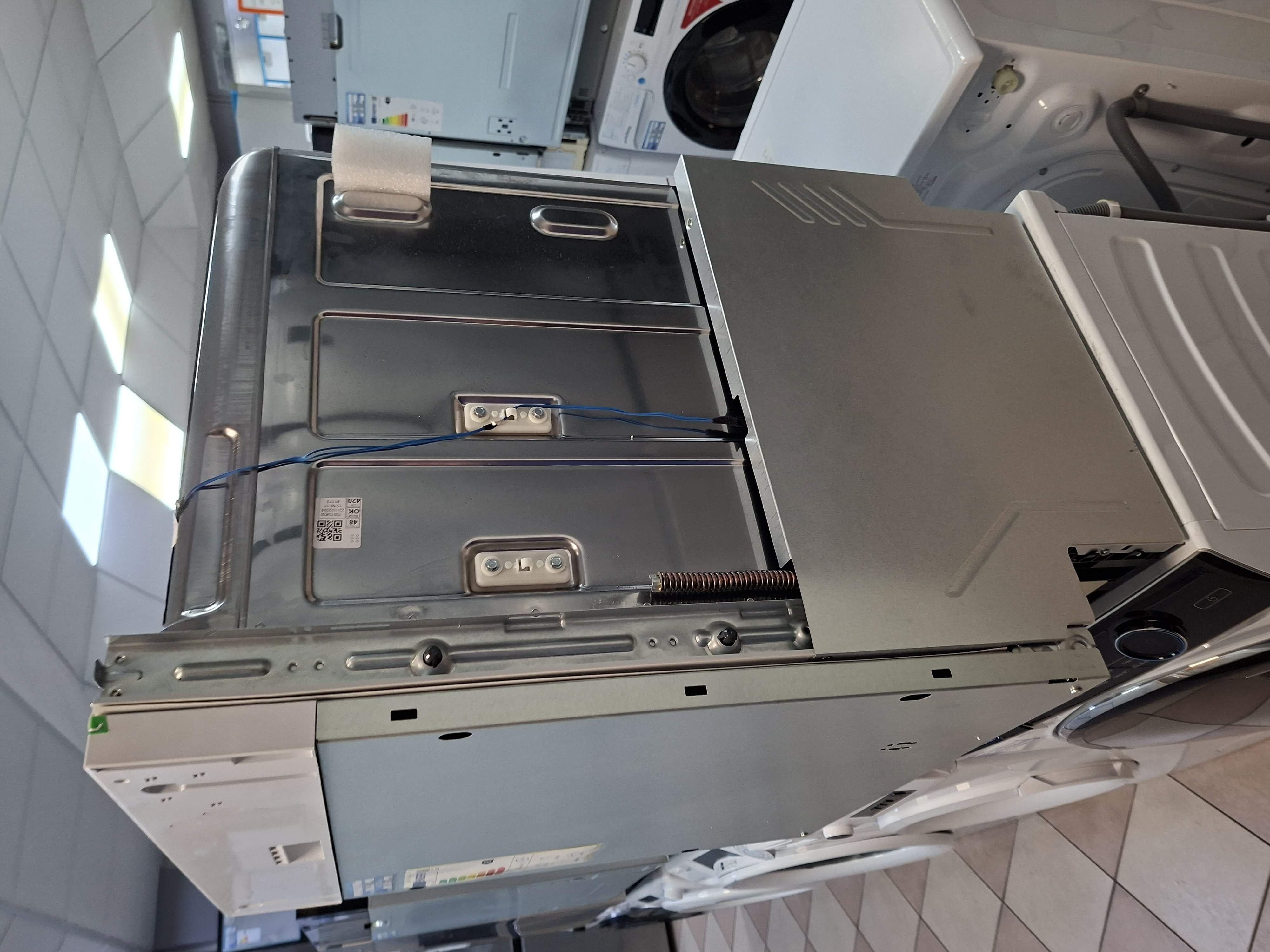 Ugradna sudo mašina Candy CI 3E53E0W, 13 kompleta