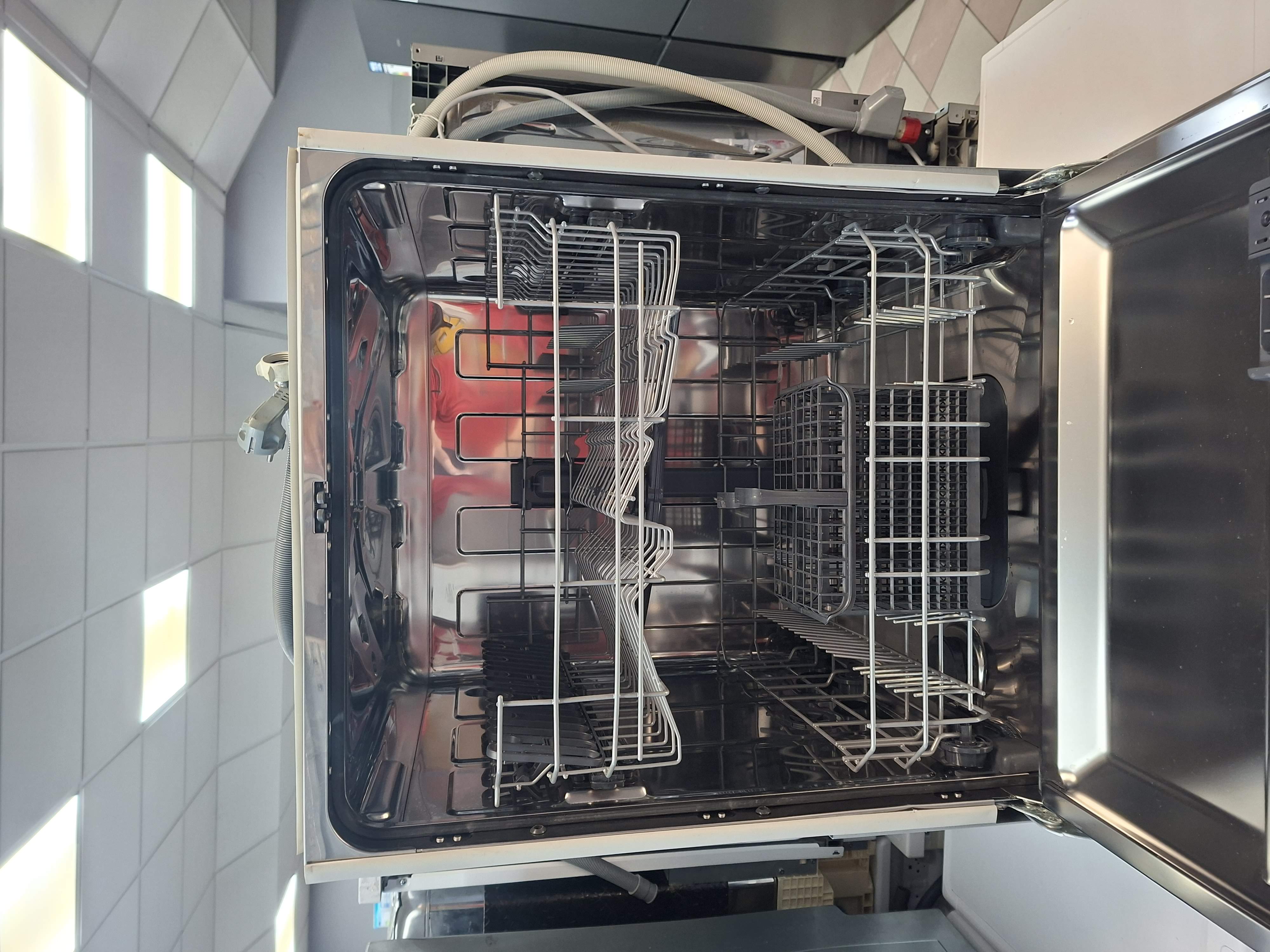 Ugradna sudo mašina Candy CI 3E7L0W, 13 kompleta