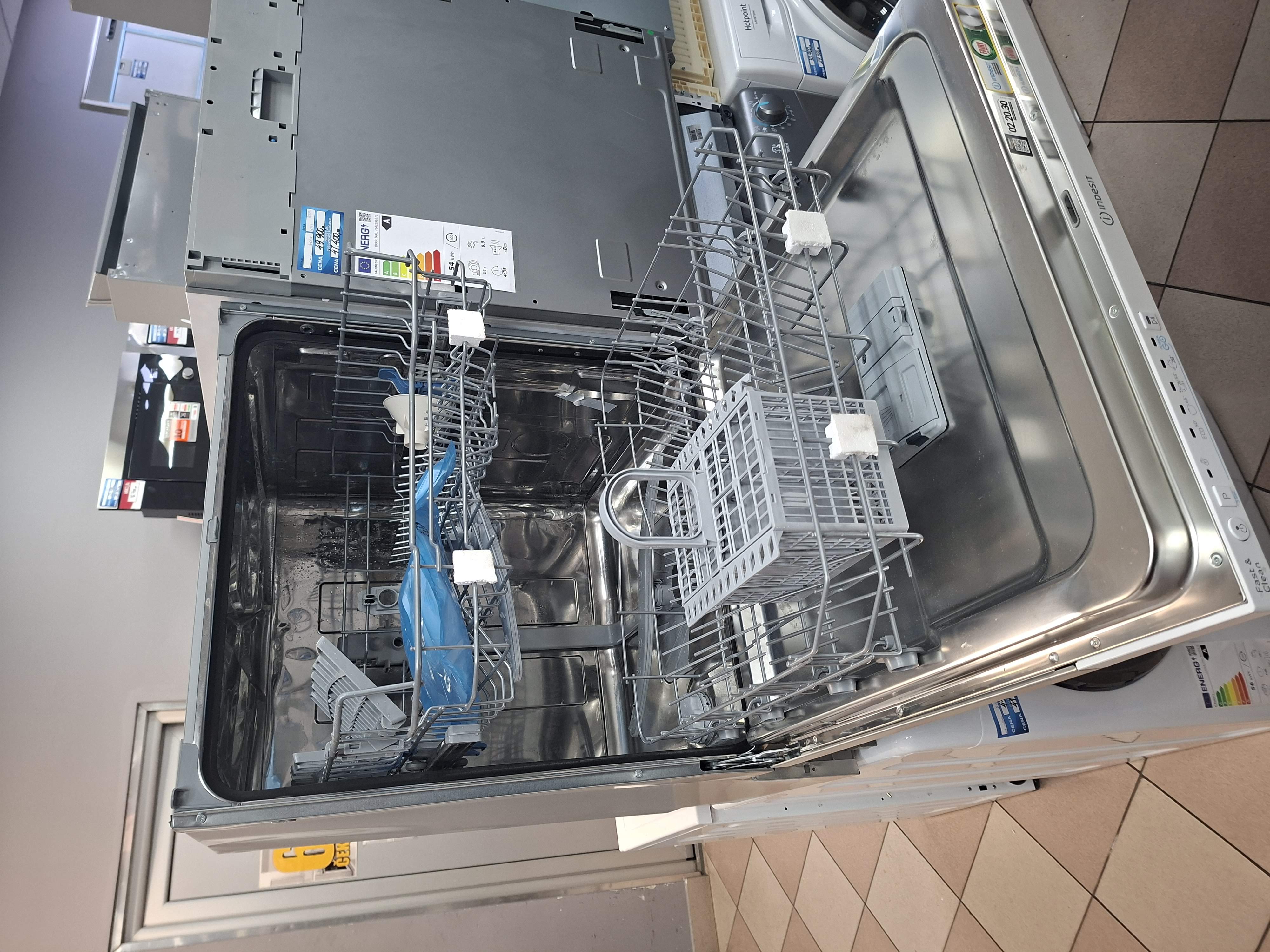 Ugradna sudo mašina Candy CI 3E7L0W, 13 kompleta