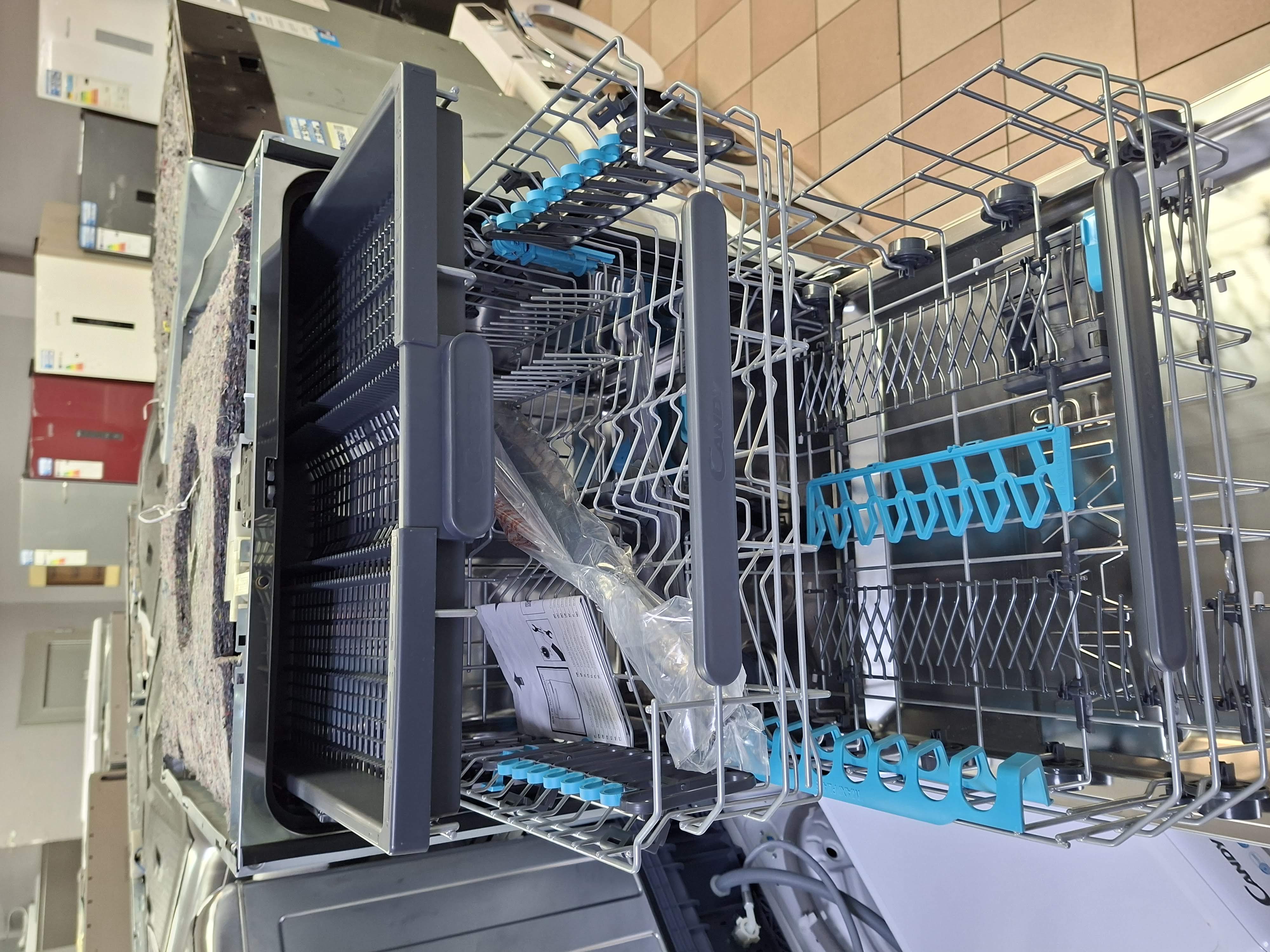 Ugradna Sudo mašina Candy CI 6C2F1PMA , 16 kompleta