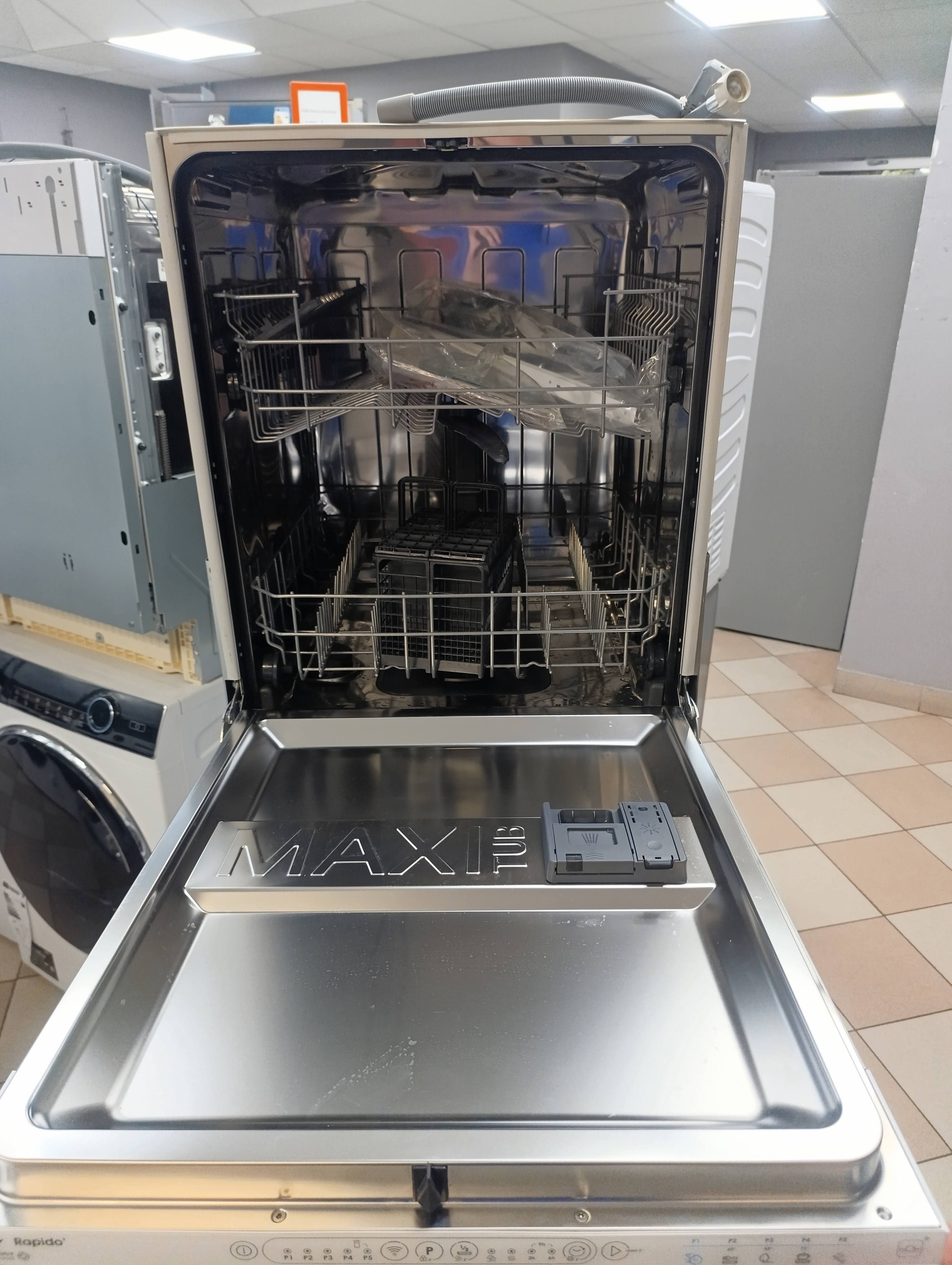 Ugradna Sudo mašina Candy CIP 3E7L0W , 13 kompleta