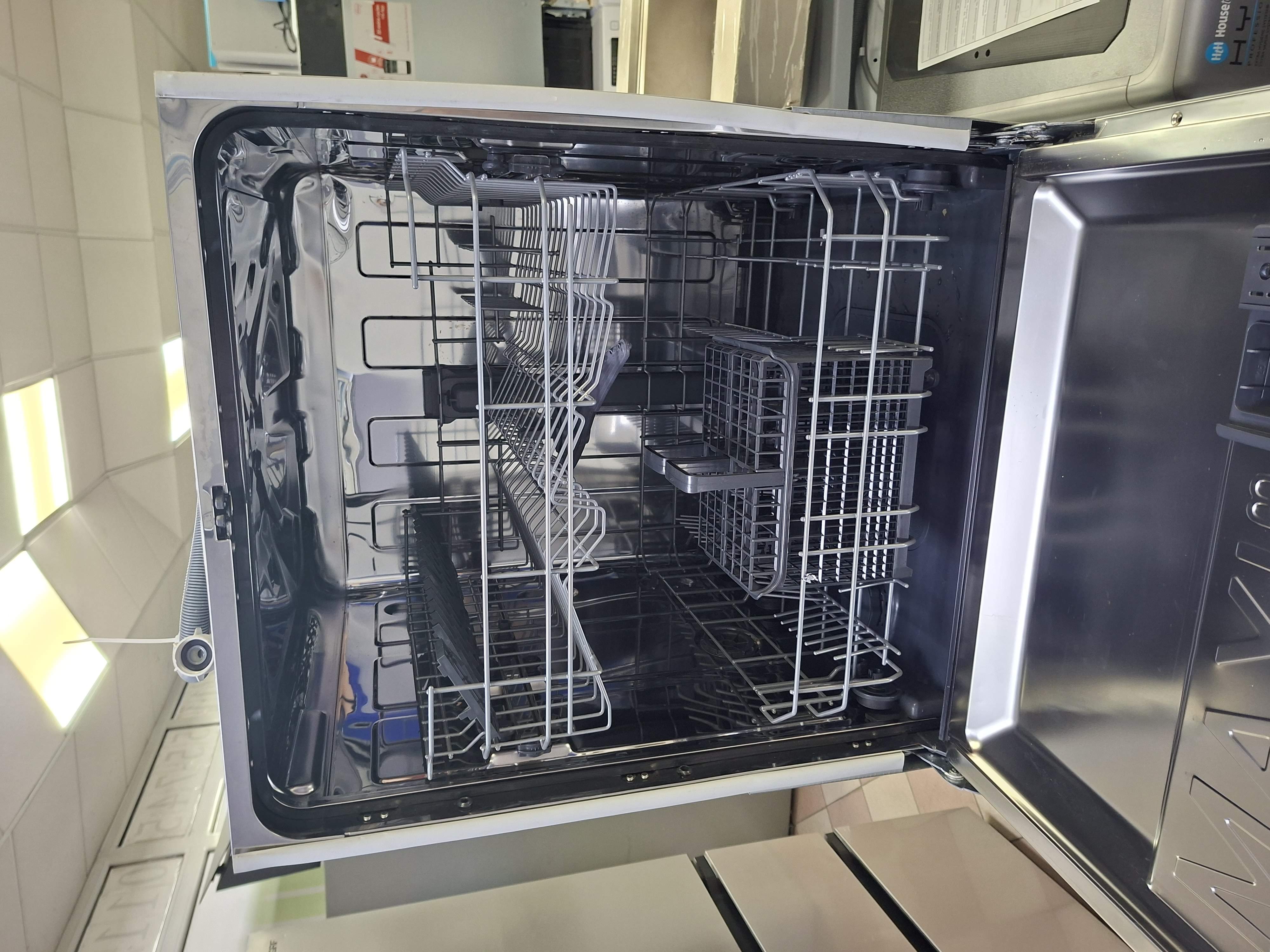 Ugradna Sudo mašina Candy CIP 3E7L0W , 13 kompleta