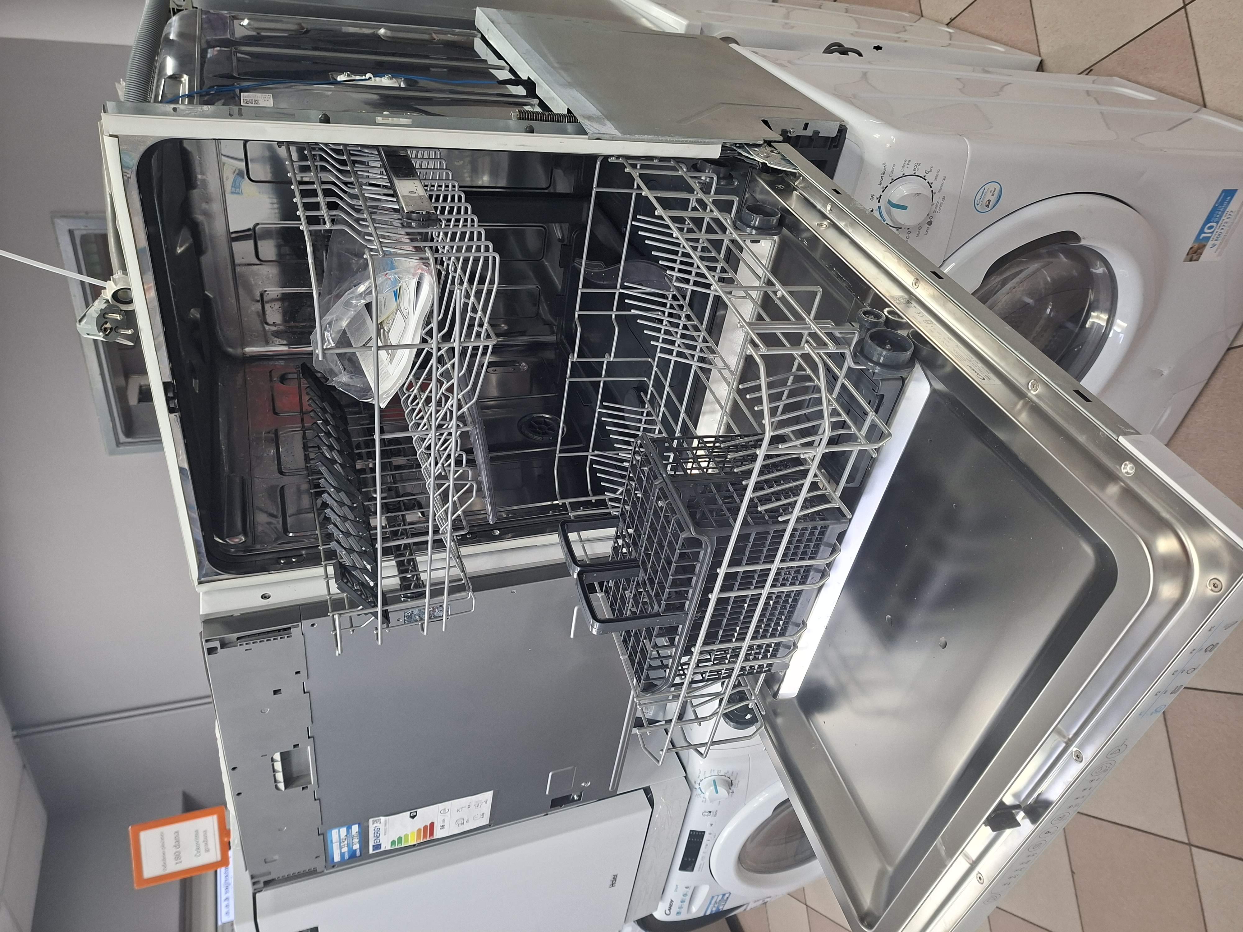 Ugradna sudo mašina Candy CIPMC E0W 3E53 (3) , 13 kompleta