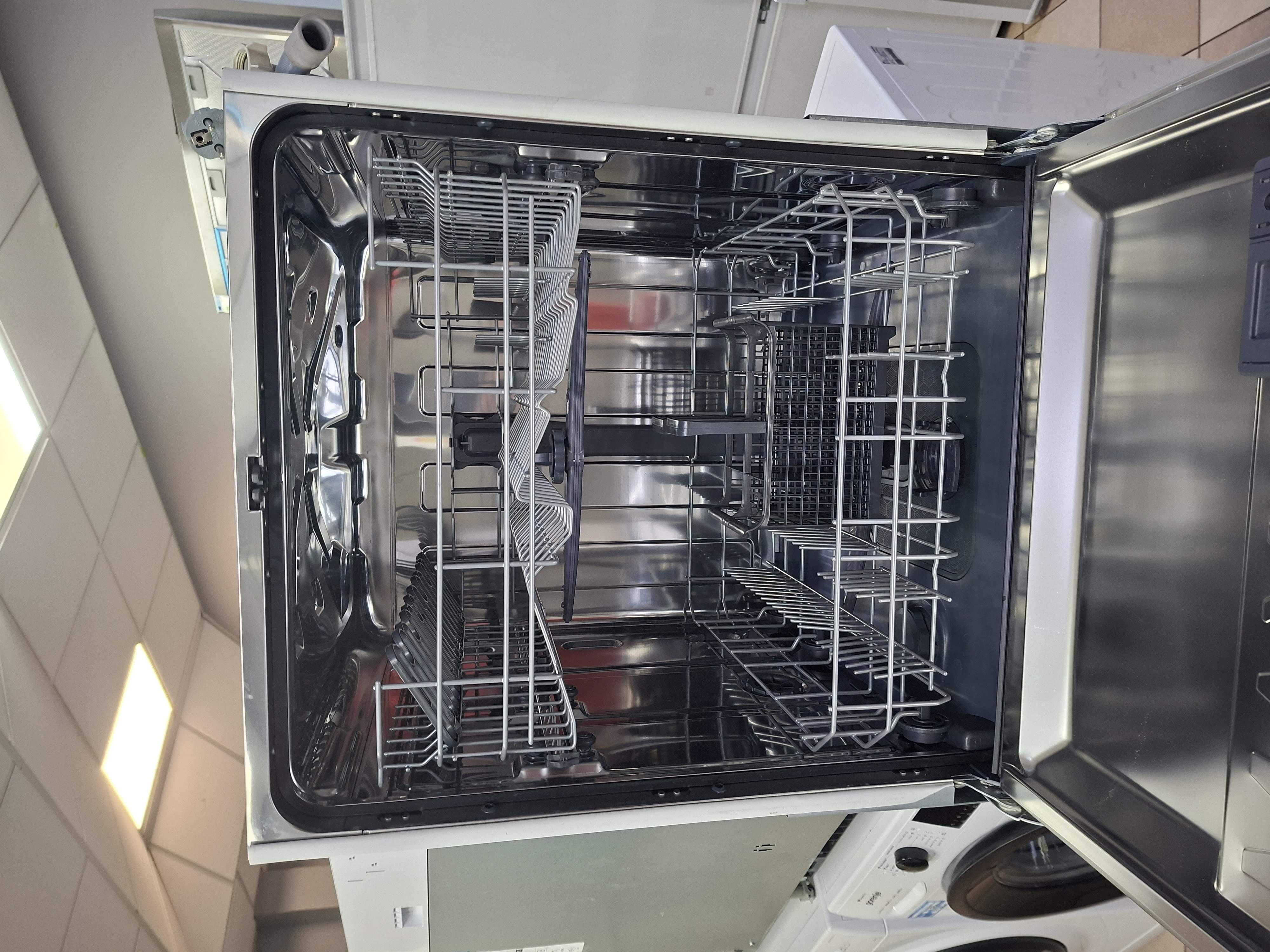 Ugradna sudo mašina Candy CIPMC E0W 3E53 (4) , 13 kompleta