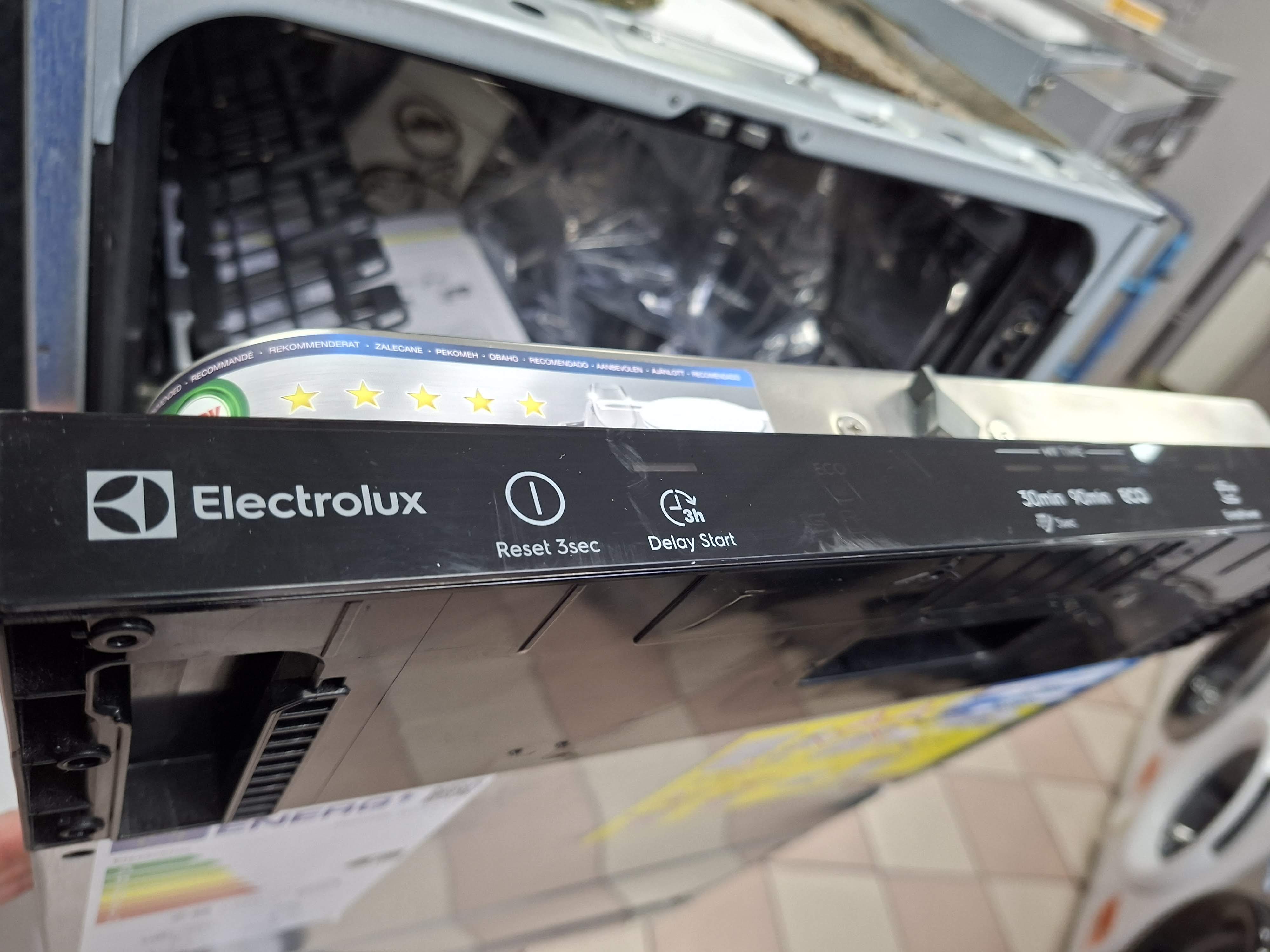 Ugradna Sudo mašina Electrolux EEA22100L , 9 kompleta