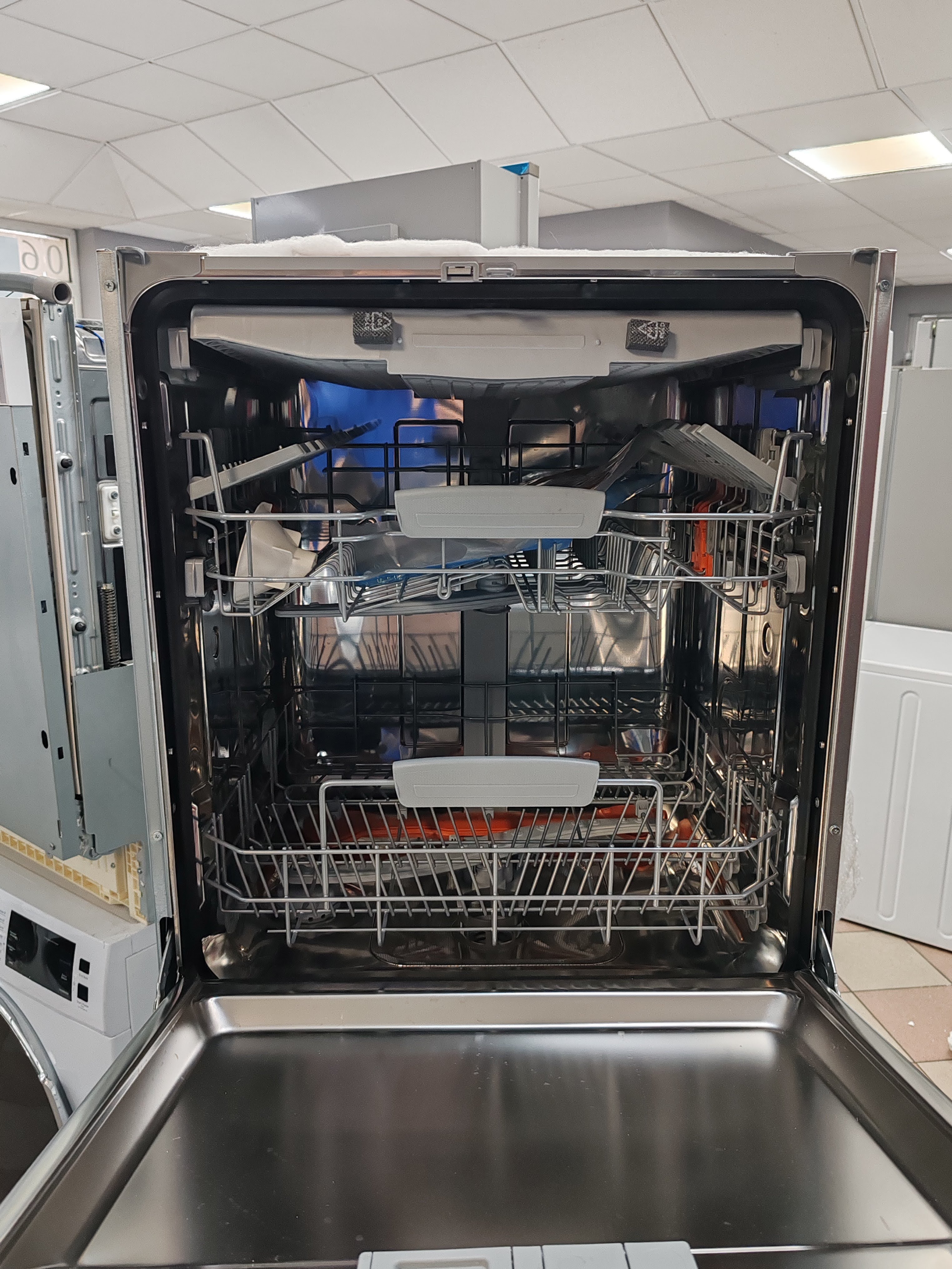Ugradna Sudo mašina Hotpoint Ariston H0I D534A S , 14 kompleta 