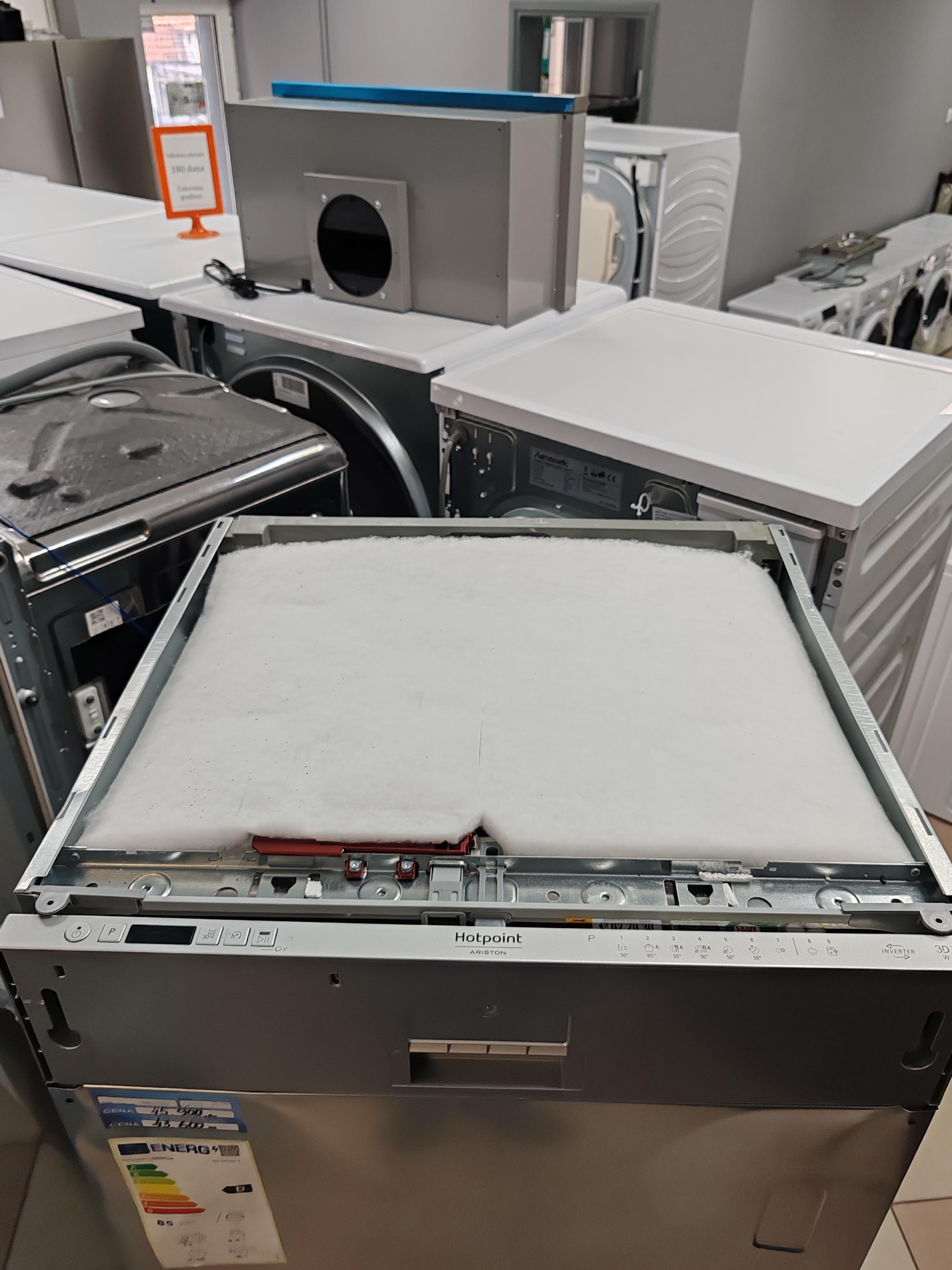 Ugradna Sudo mašina Hotpoint Ariston H0I D534A S , 14 kompleta 