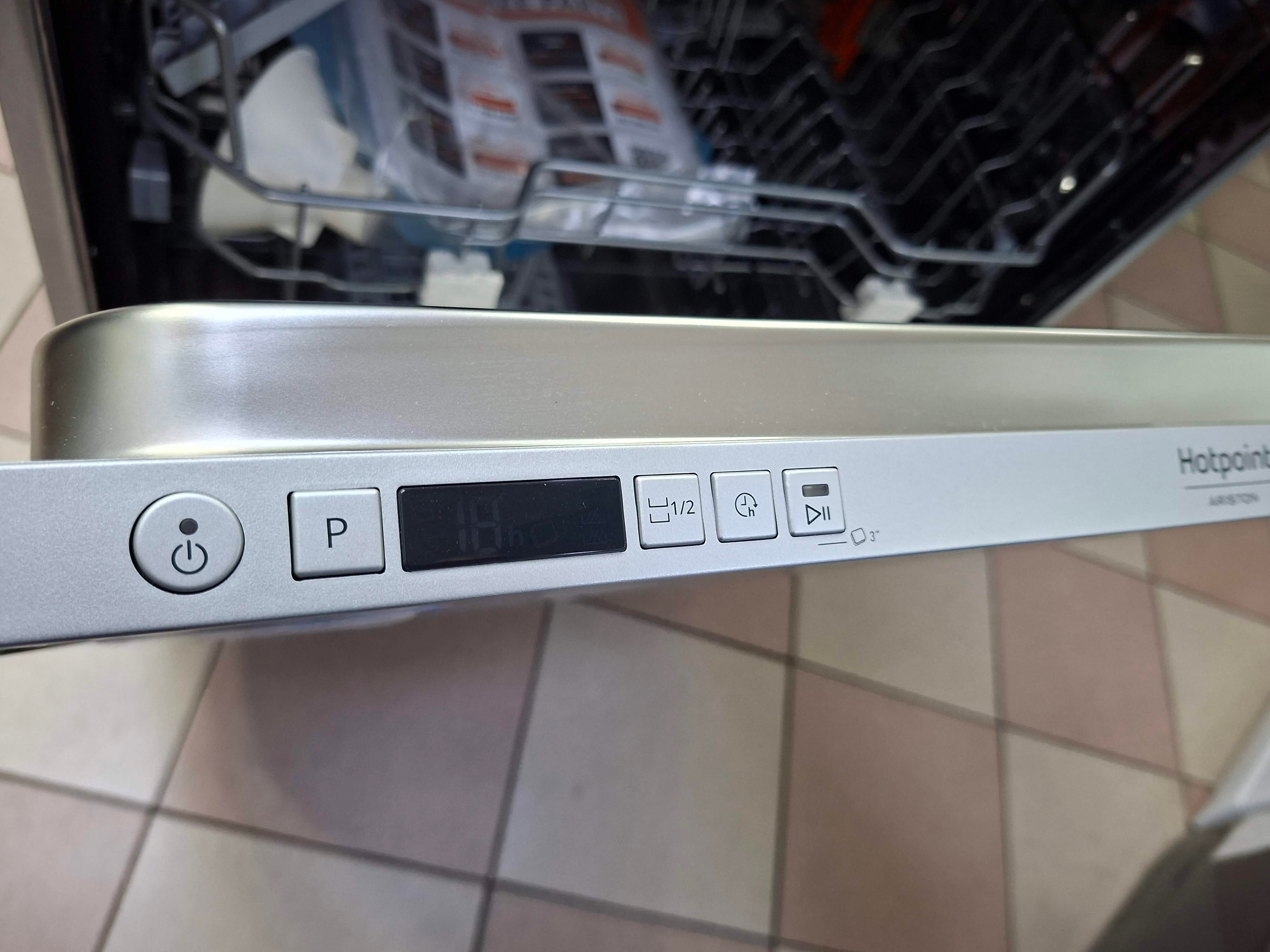 Ugradna sudo mašina Hotpoint Ariston H2I HD526 AS