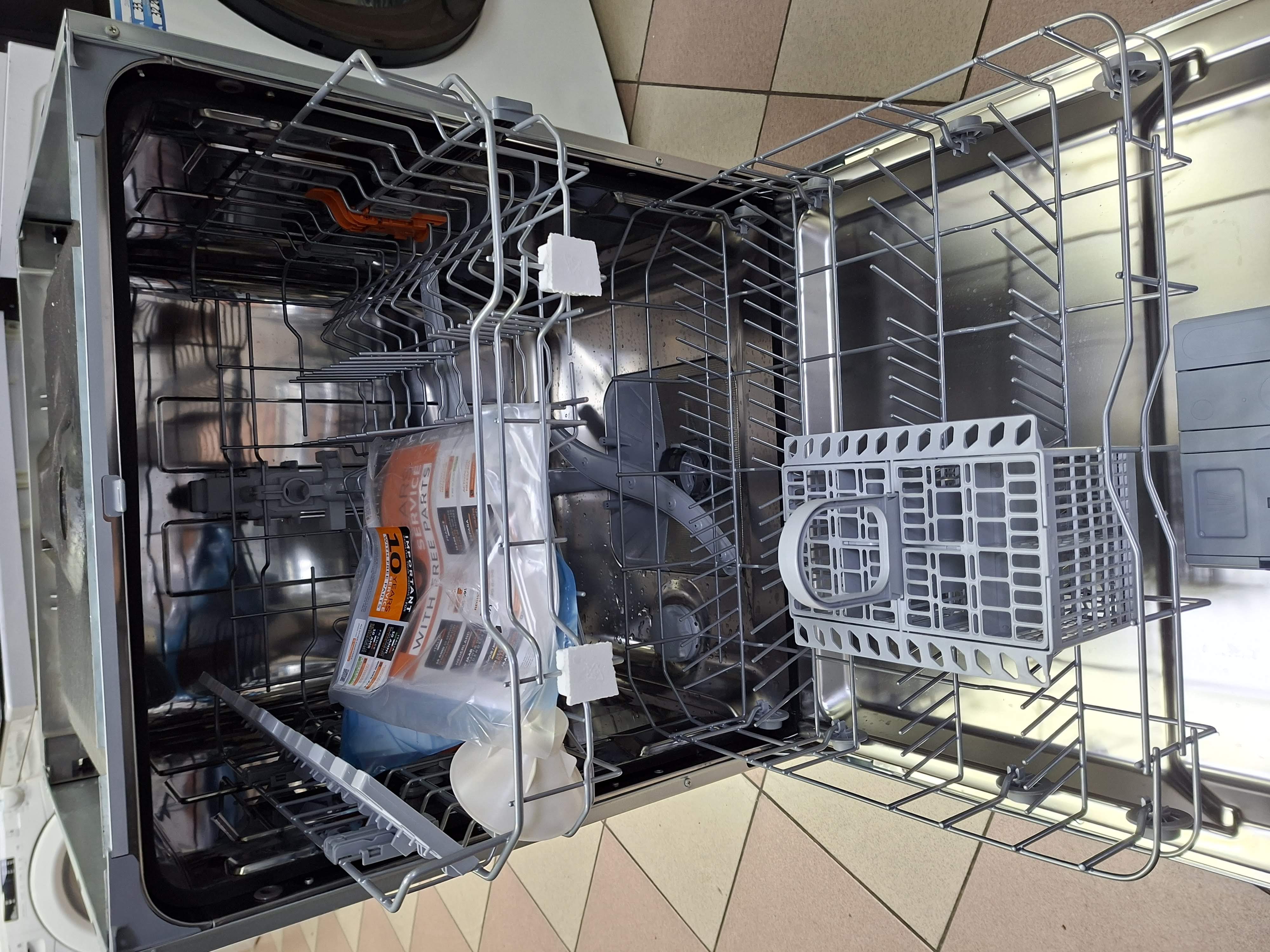 Ugradna sudo mašina Hotpoint Ariston H2I HD526 AS