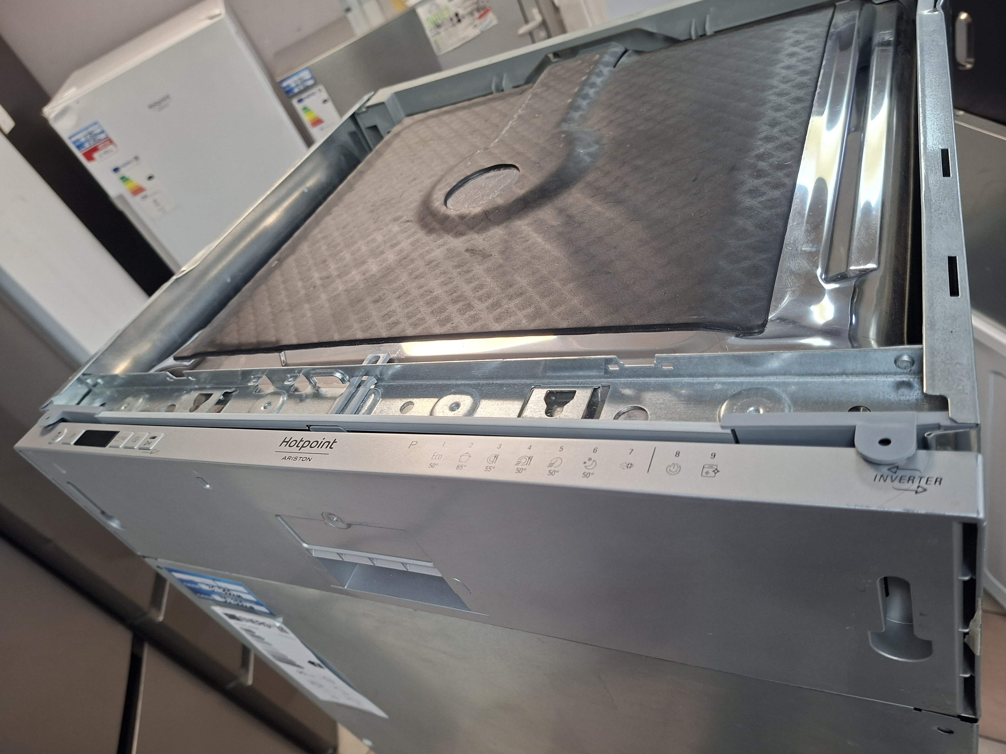 Ugradna sudo mašina Hotpoint Ariston H2I HRD526 S