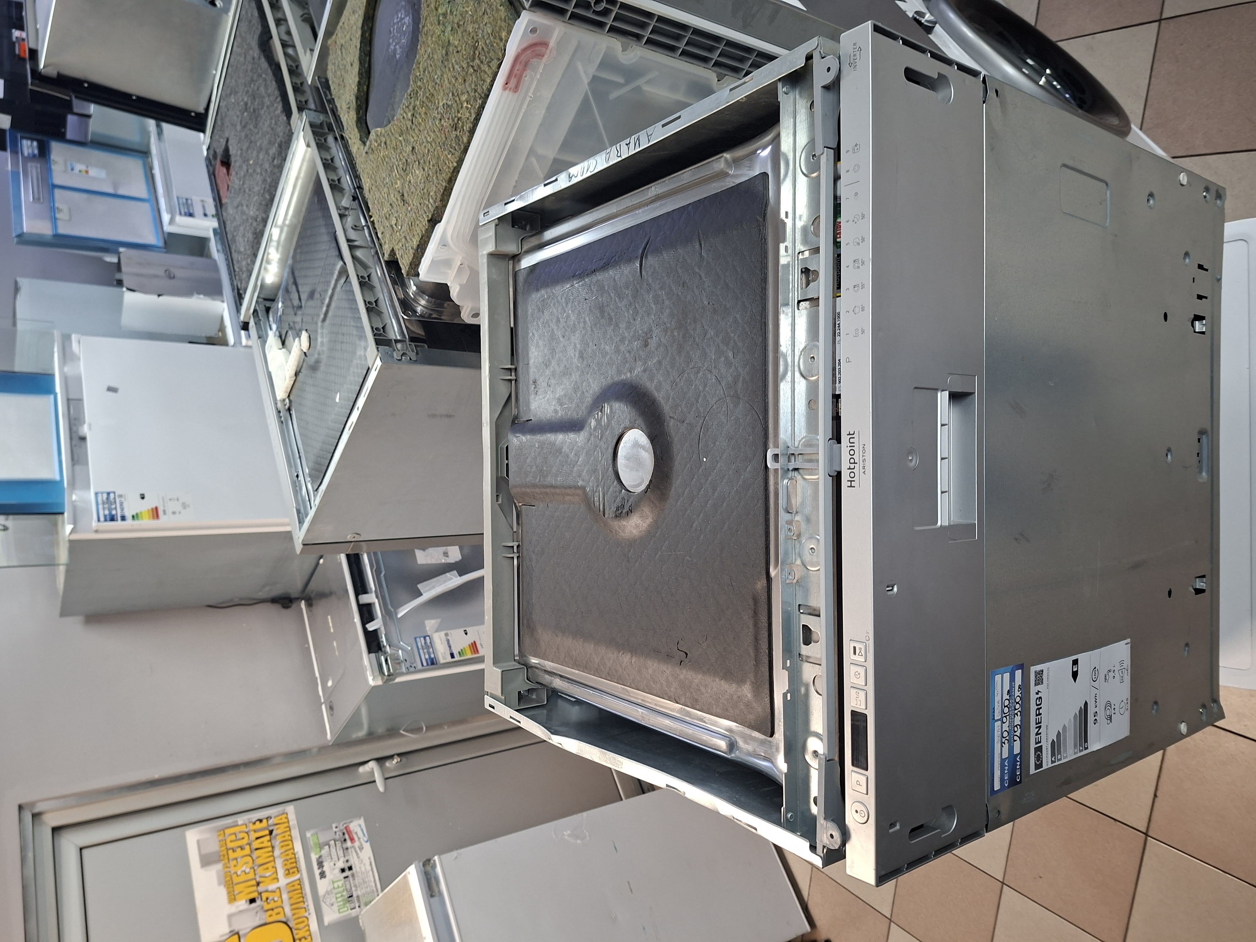 Ugradna sudo mašina Hotpoint Ariston H2I HRD526 S