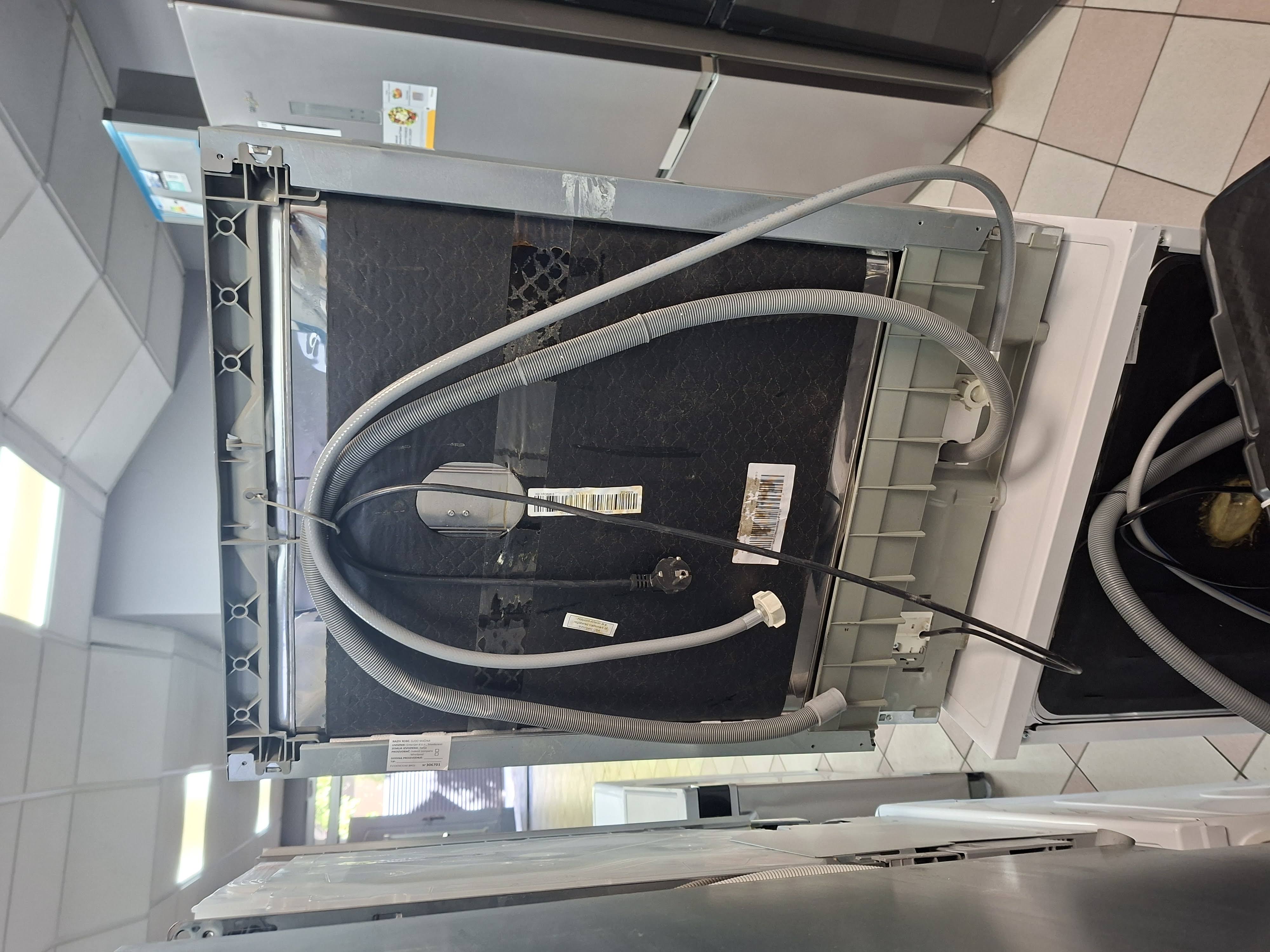 Ugradna sudo mašina Hotpoint Ariston H2I HRD526 S