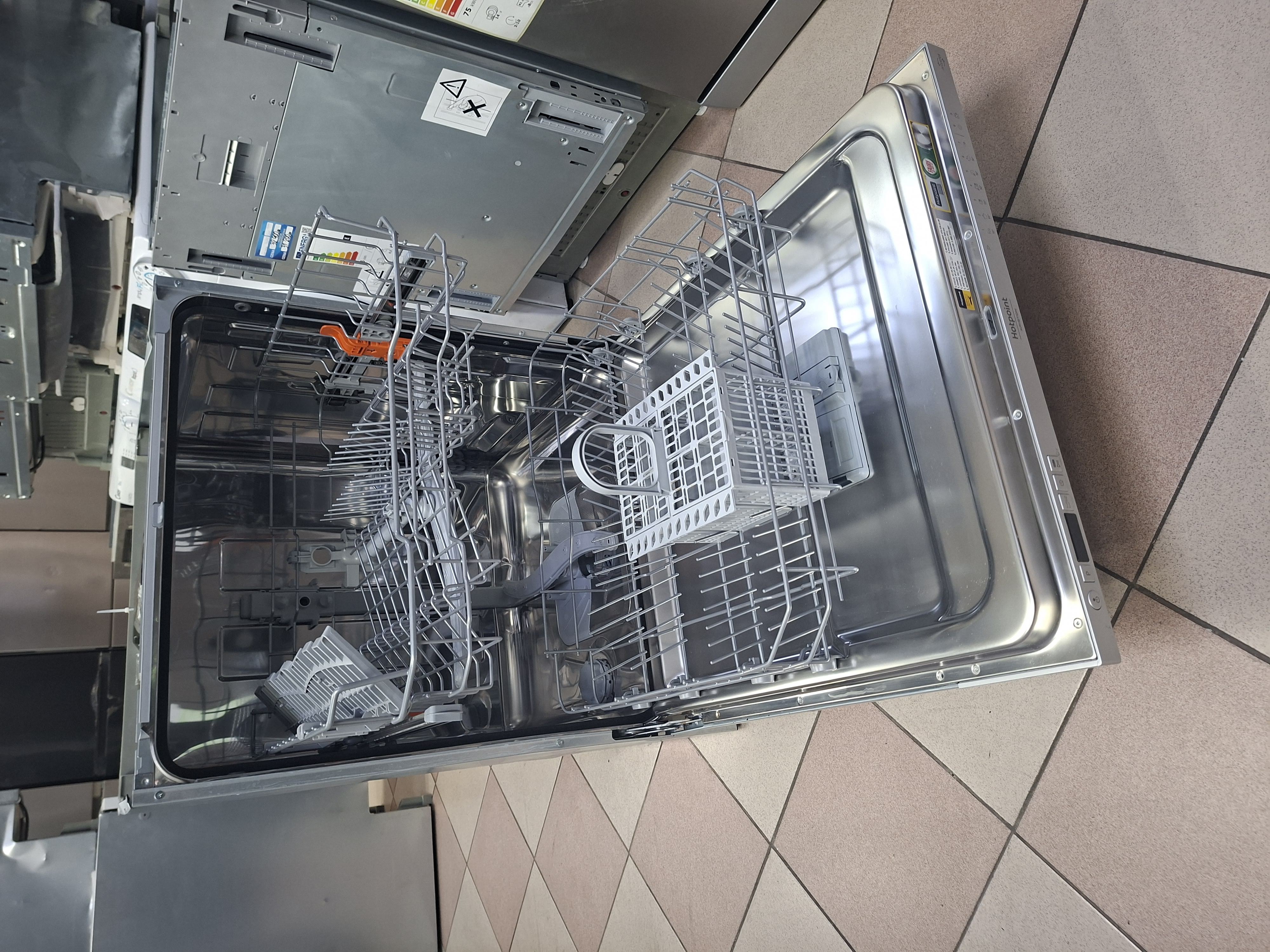 Ugradna sudo mašina Hotpoint Ariston H2I HUD526 AS