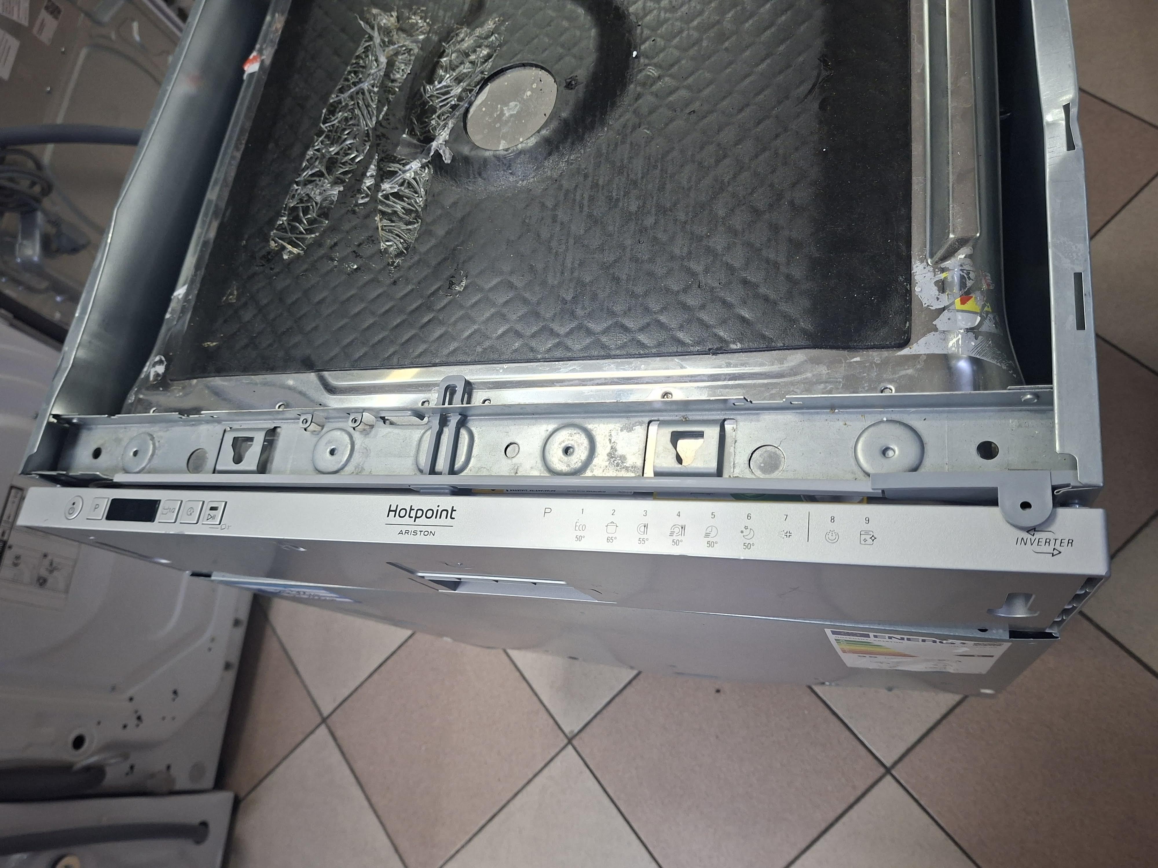 Ugradna sudo mašina Hotpoint Ariston H2I HUD526 AS