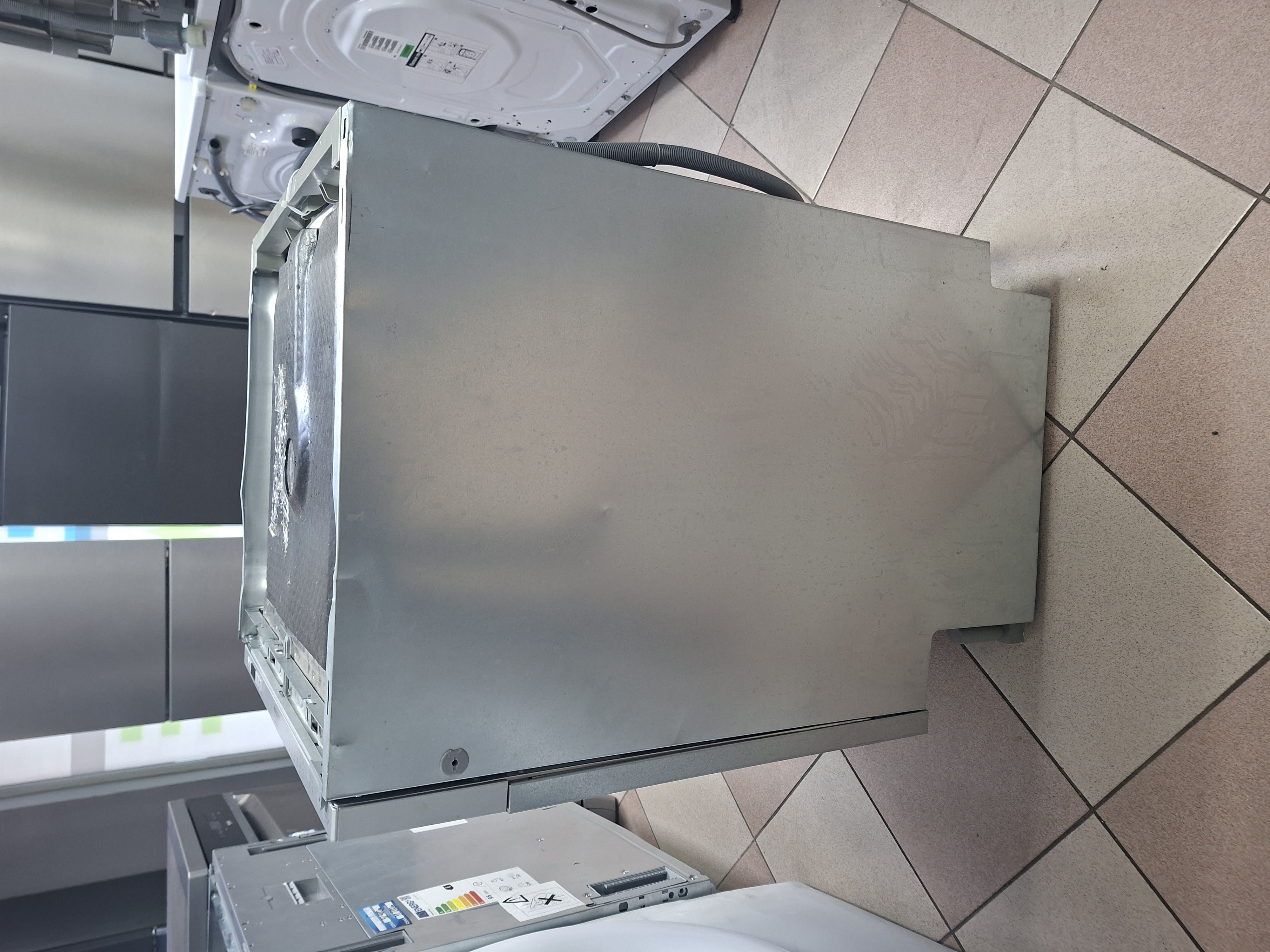 Ugradna sudo mašina Hotpoint Ariston H2I HUD526 AS