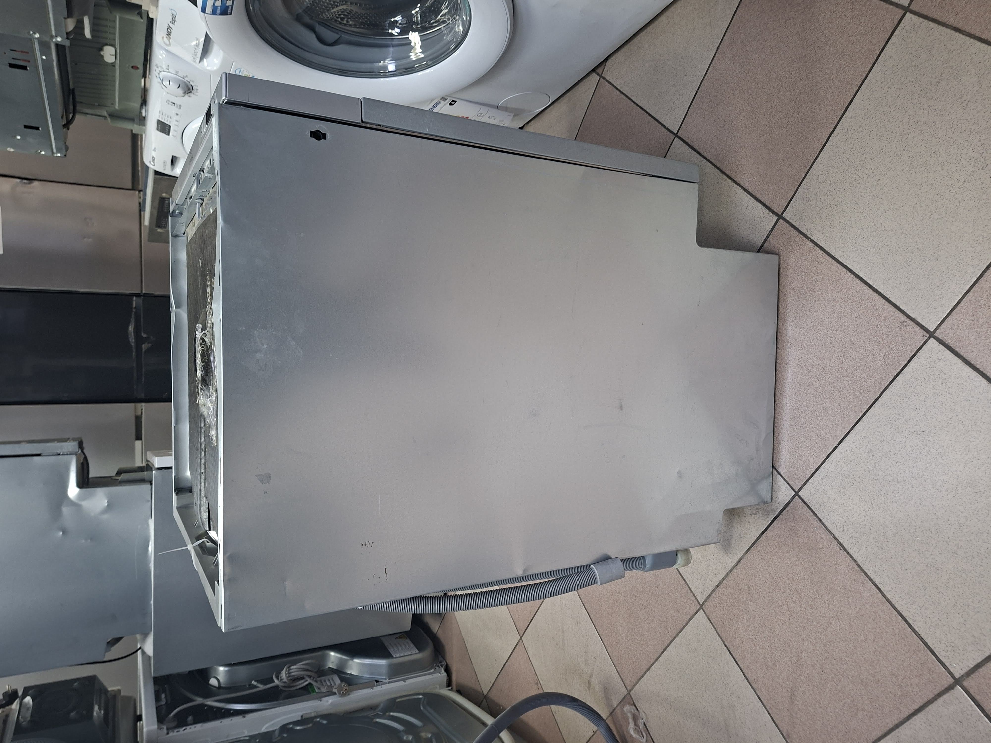 Ugradna sudo mašina Hotpoint Ariston H2I HUD526 AS
