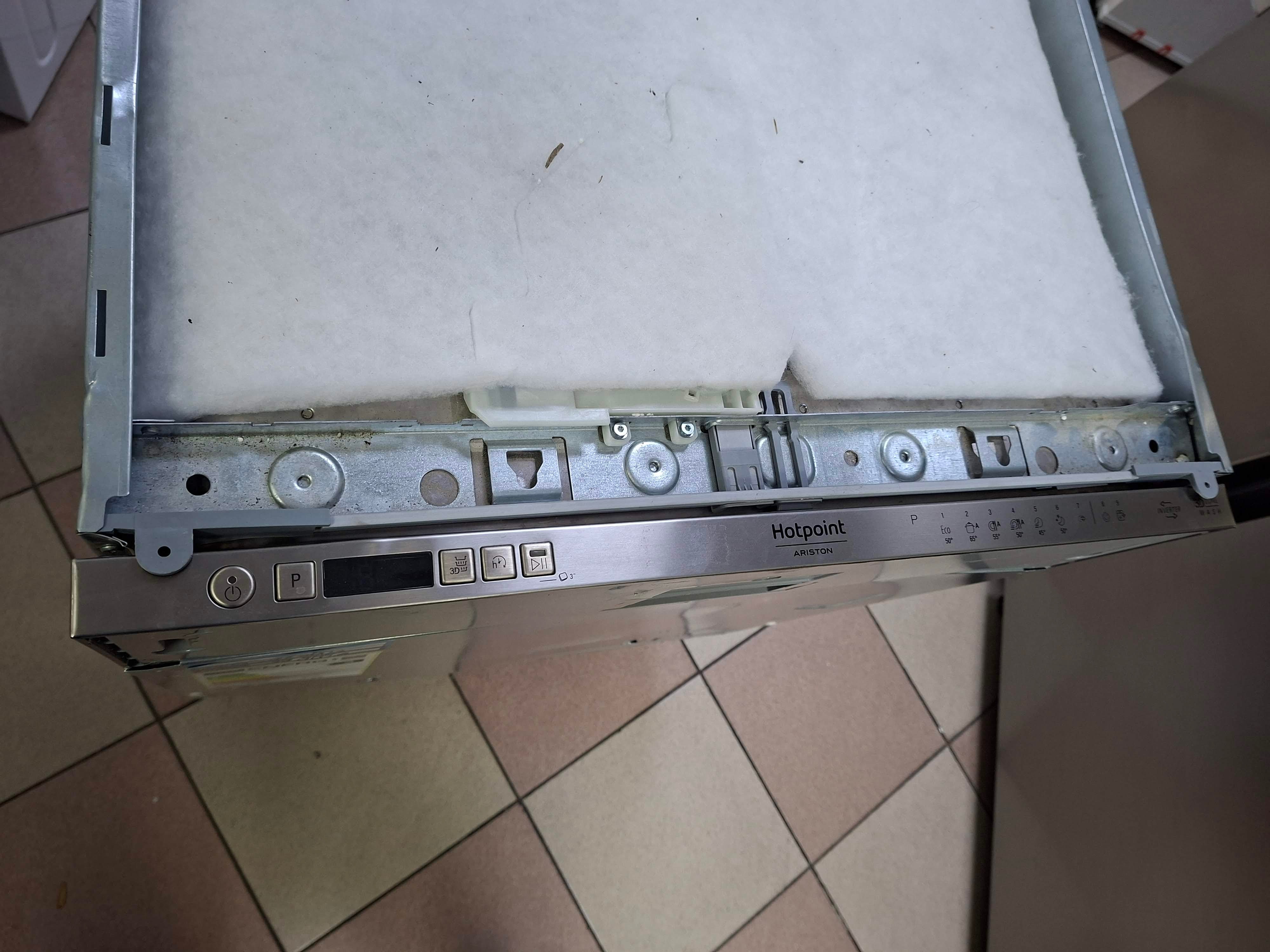Ugradna sudo mašina Hotpoint Ariston HA6IA14BN7A0 , 14 kompleta