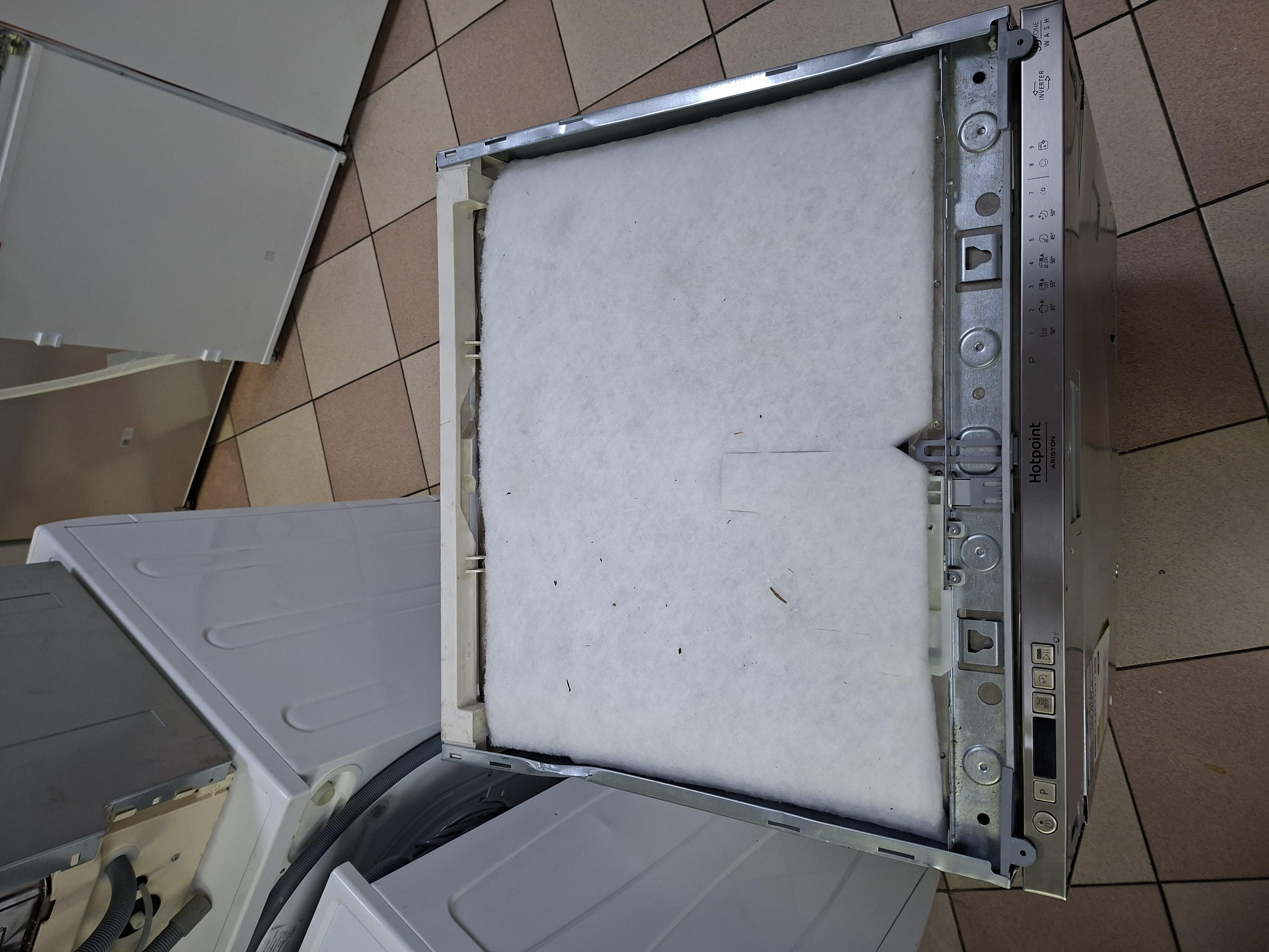 Ugradna sudo mašina Hotpoint Ariston HA6IA14BN7A0 , 14 kompleta