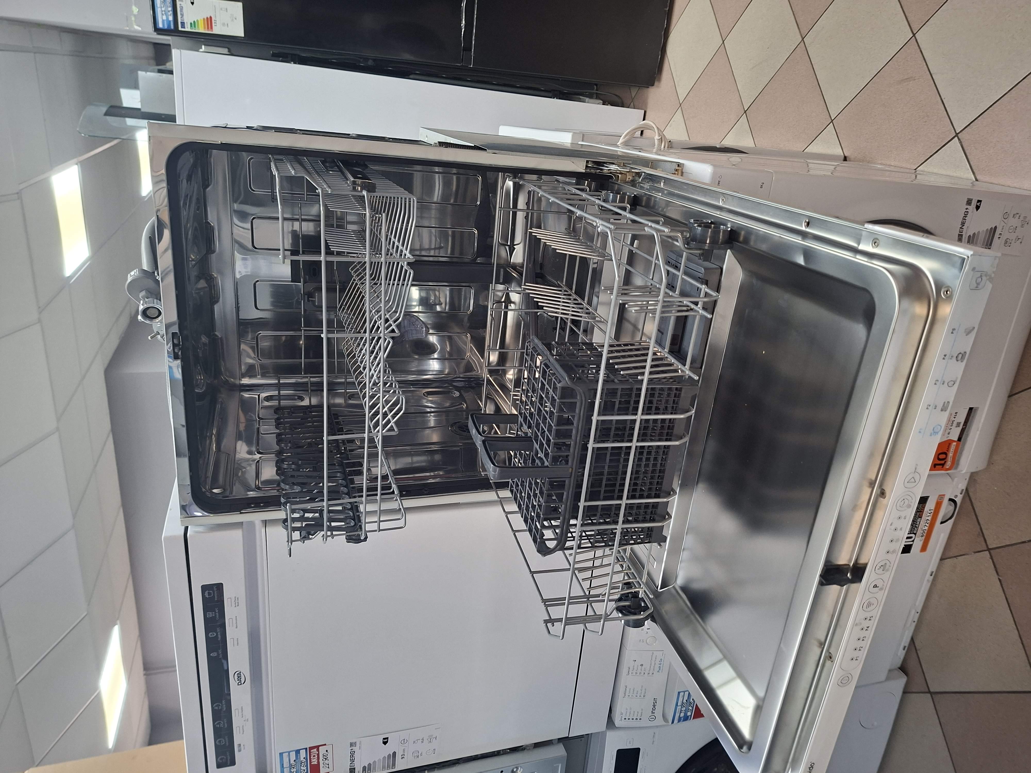 Ugradna Sudo mašina Indesit IN2IE14DNP80, 14 kompleta