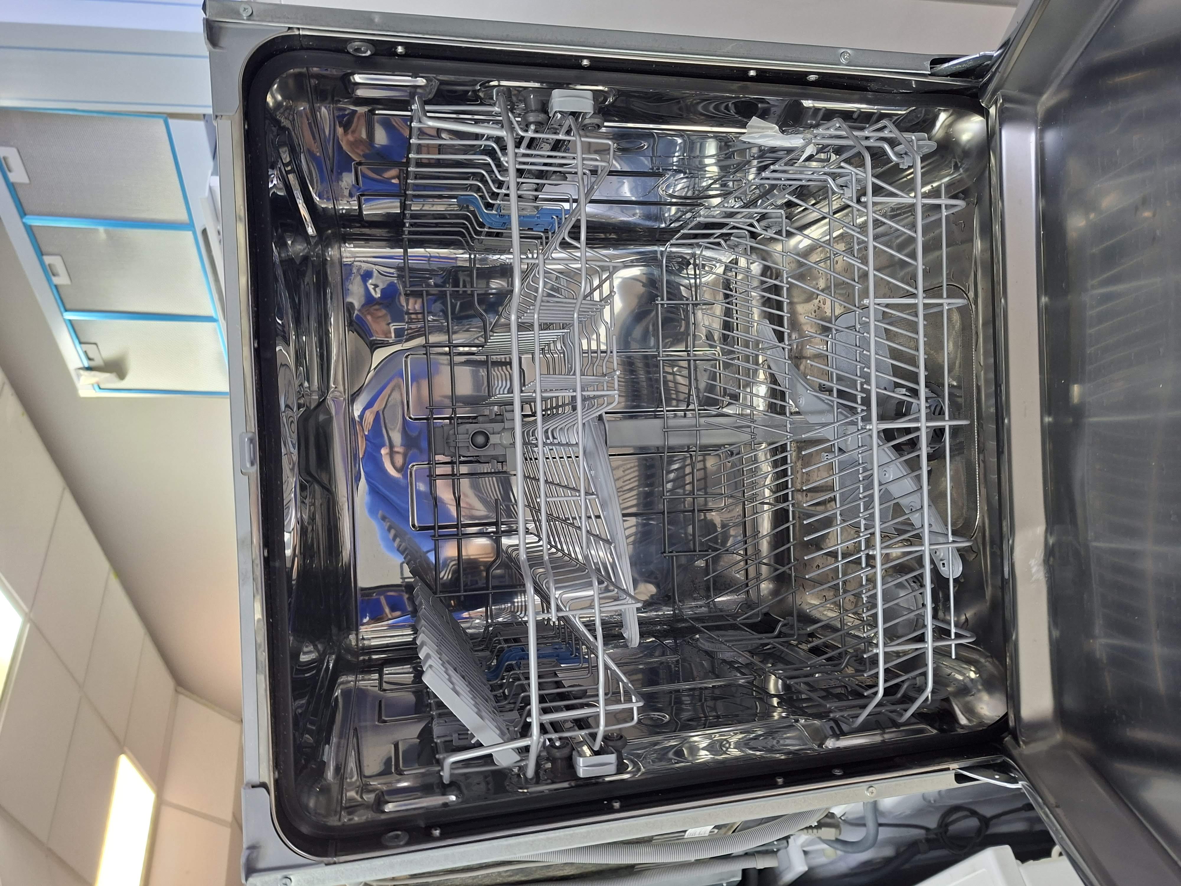 Ugradna sudo mašina Indesit D2I HKL326 , 14 kompleta