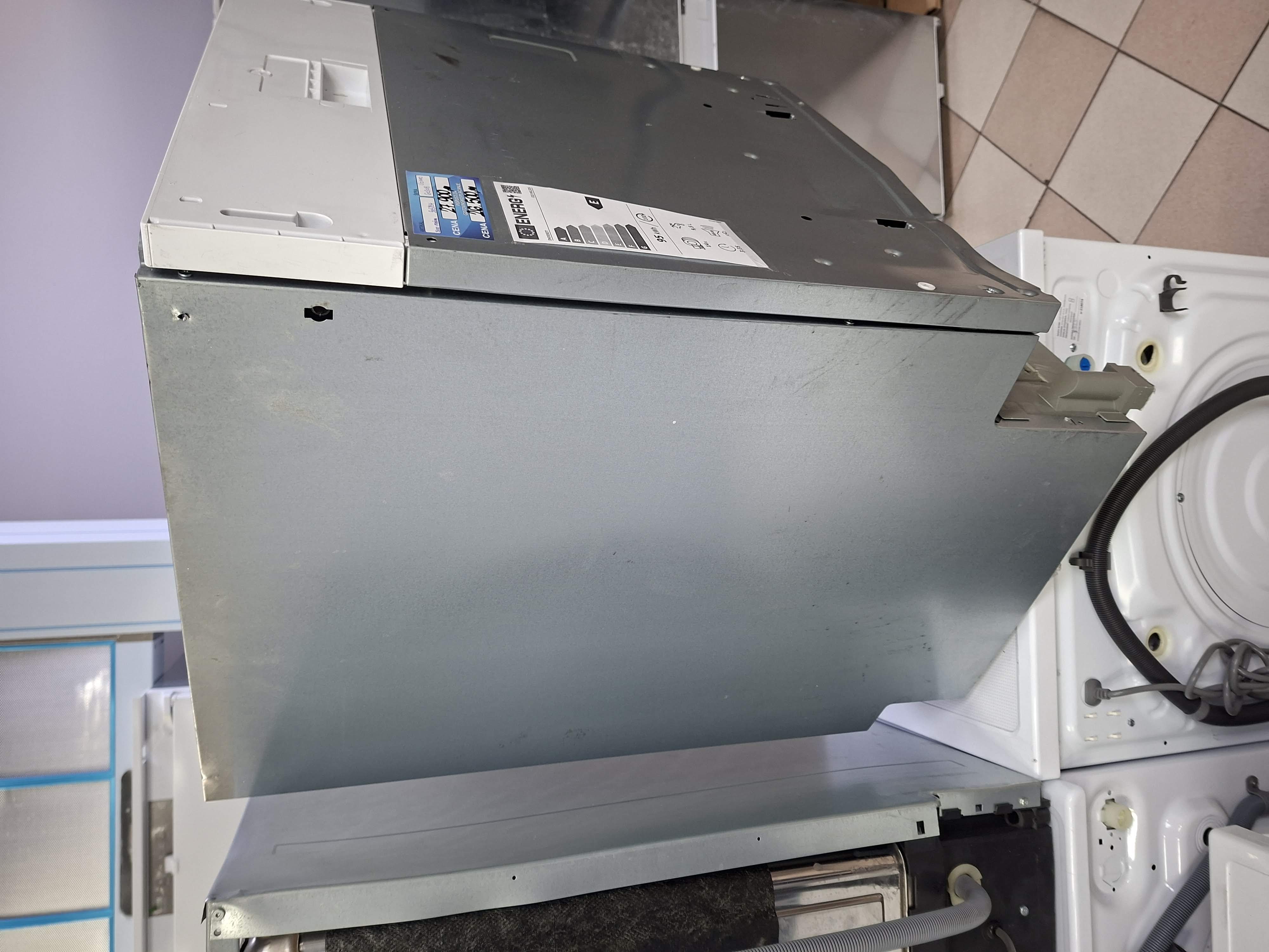 Ugradna sudo mašina Indesit D2I HKL326 , 14 kompleta