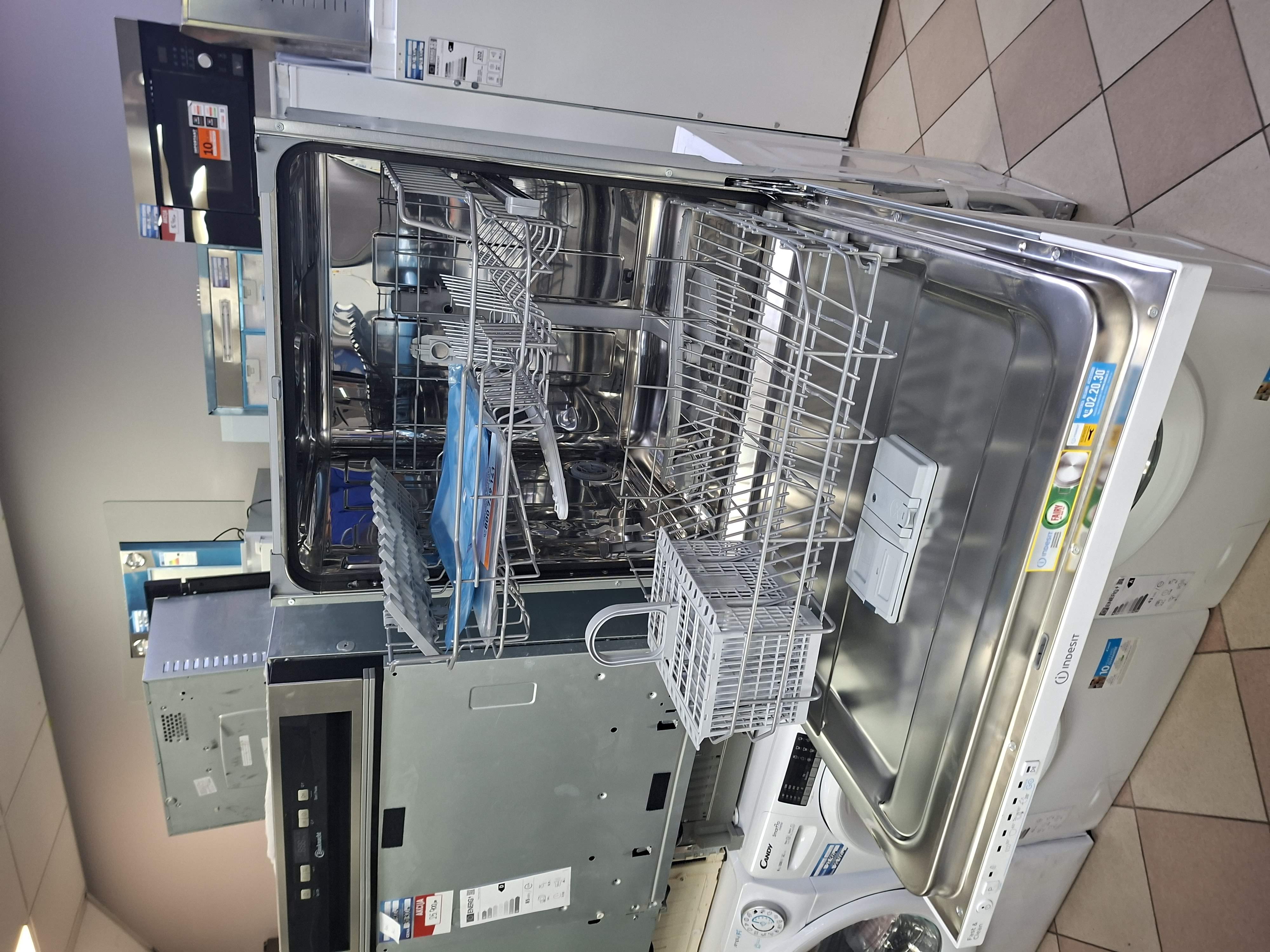 Ugradna sudo mašina Indesit D2I HKL326 , 14 kompleta