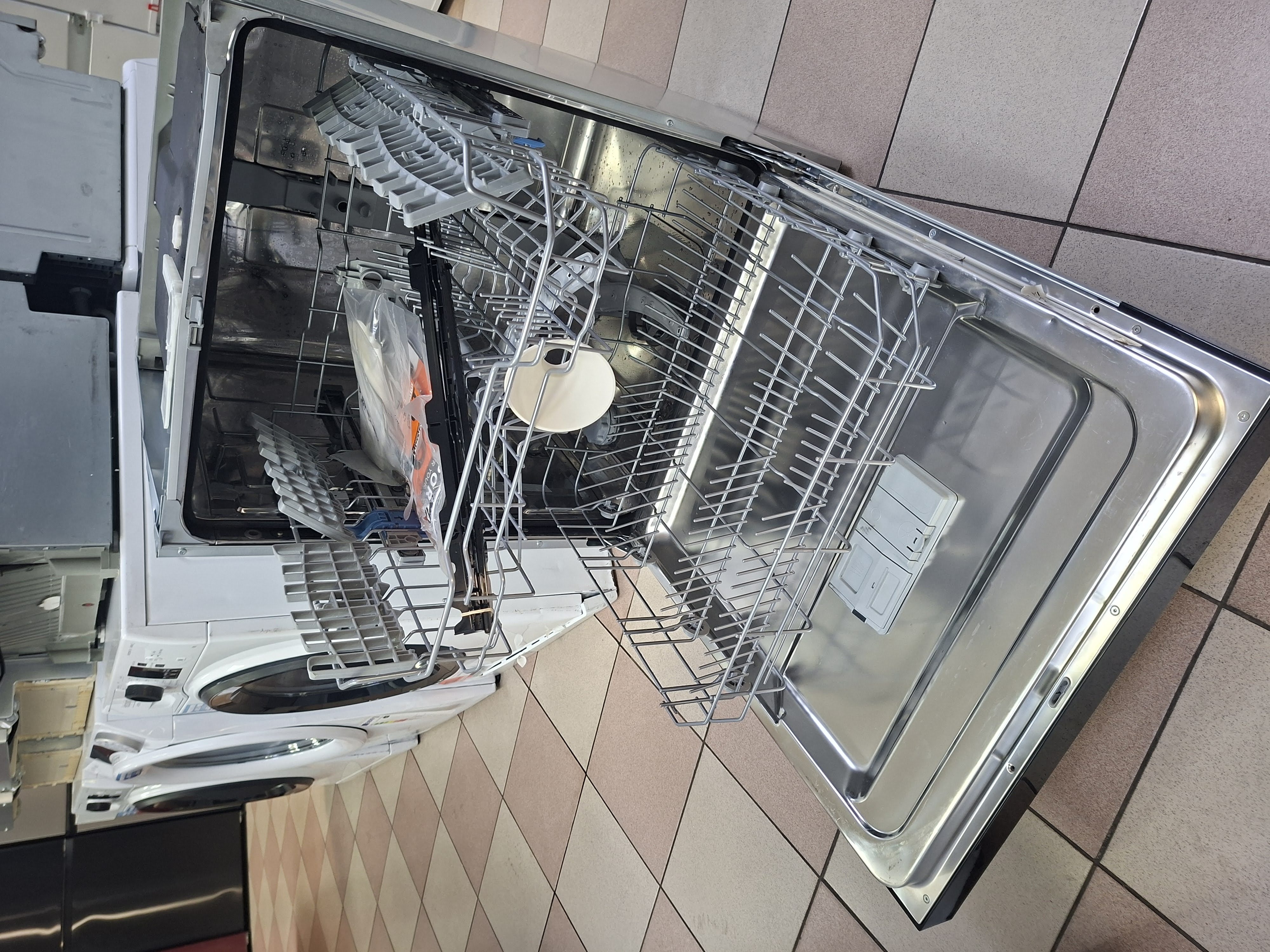 Ugradna sudo mašina Indesit I3B L634 B (2), 60cm