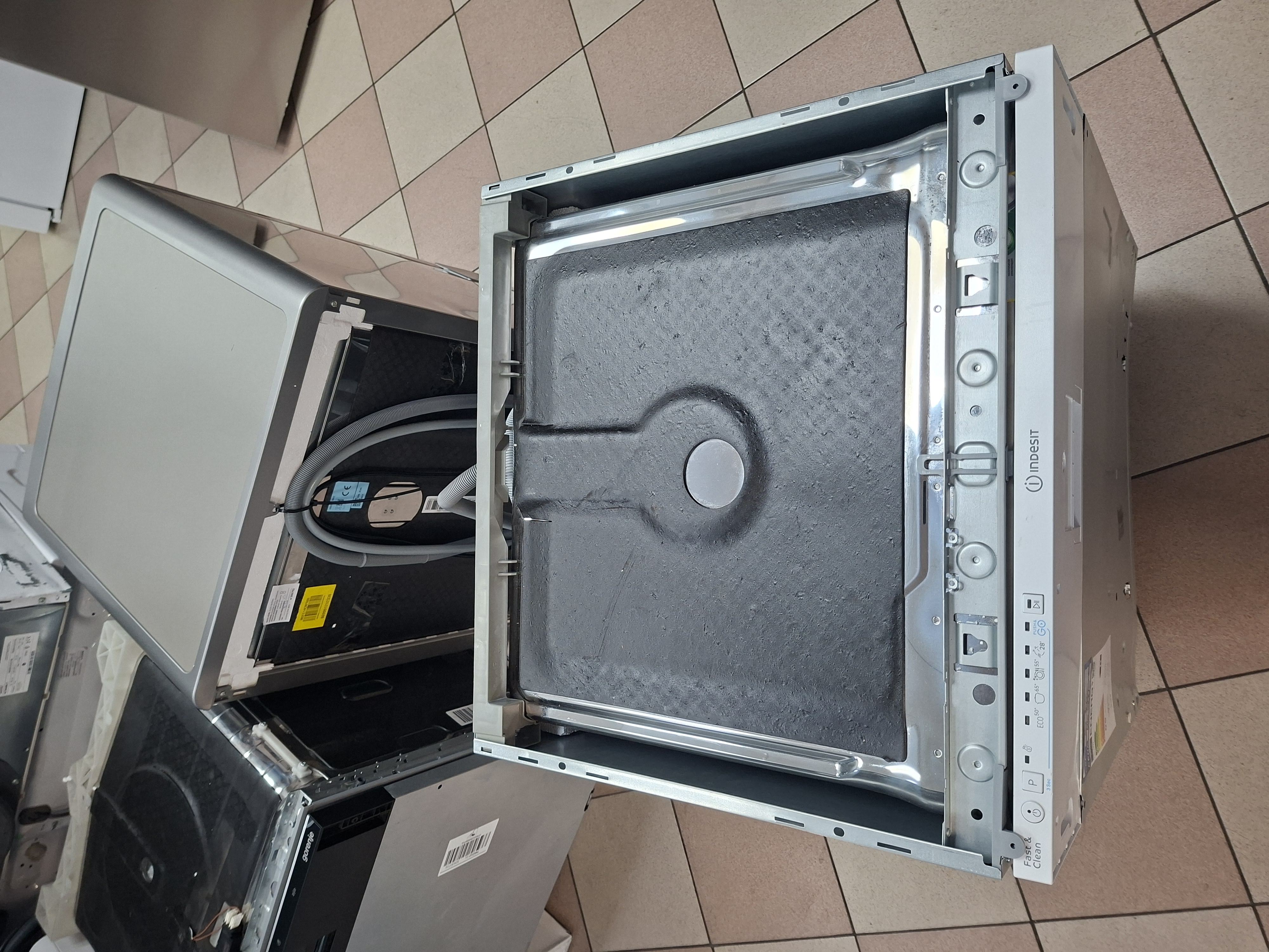 Ugradna Sudo mašina Indesit IN2ID14CN8A0 , 14 kompleta
