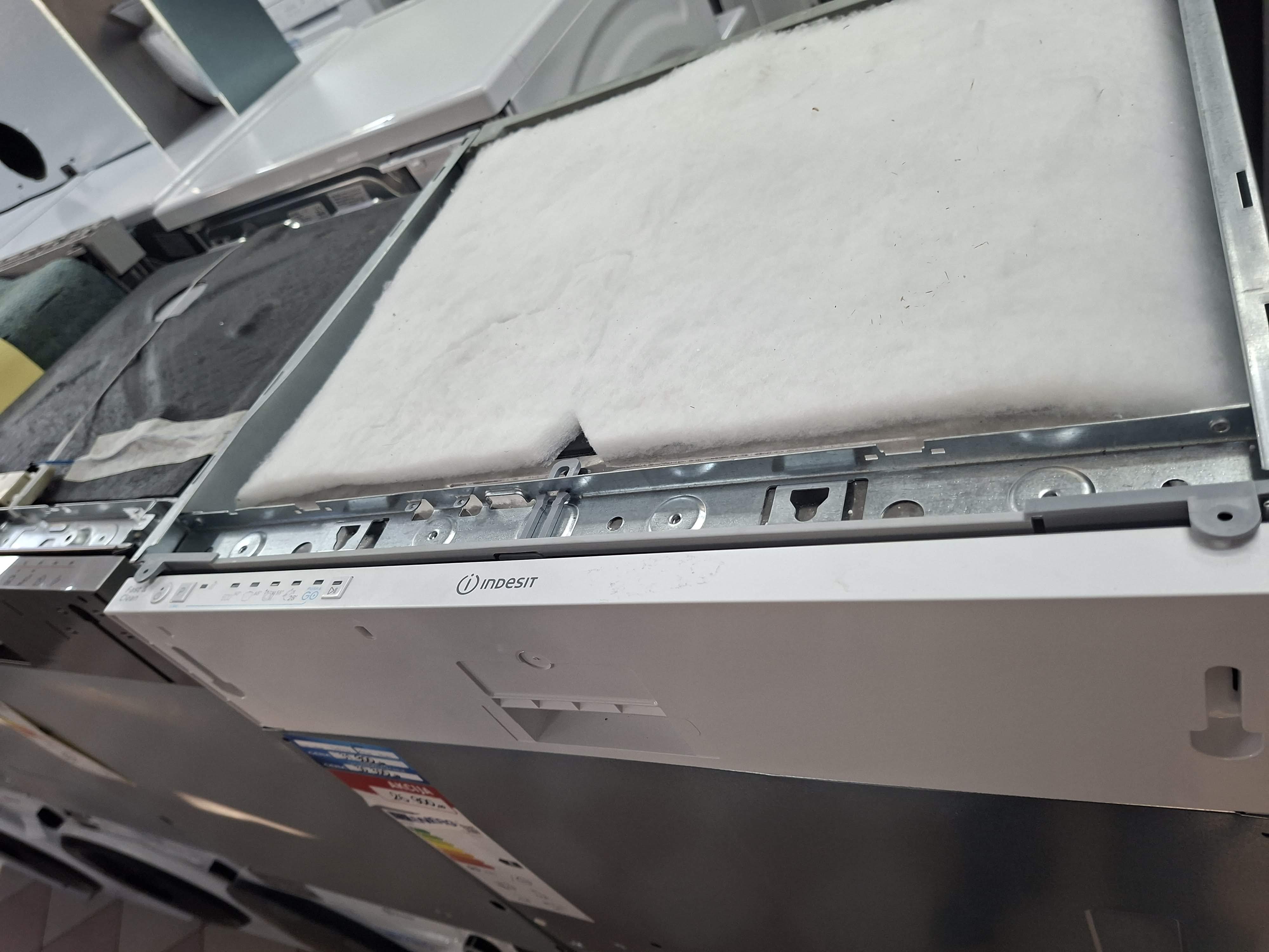 Ugradna Sudo mašina Indesit IN2IE14CNP80 ,  14 kompleta