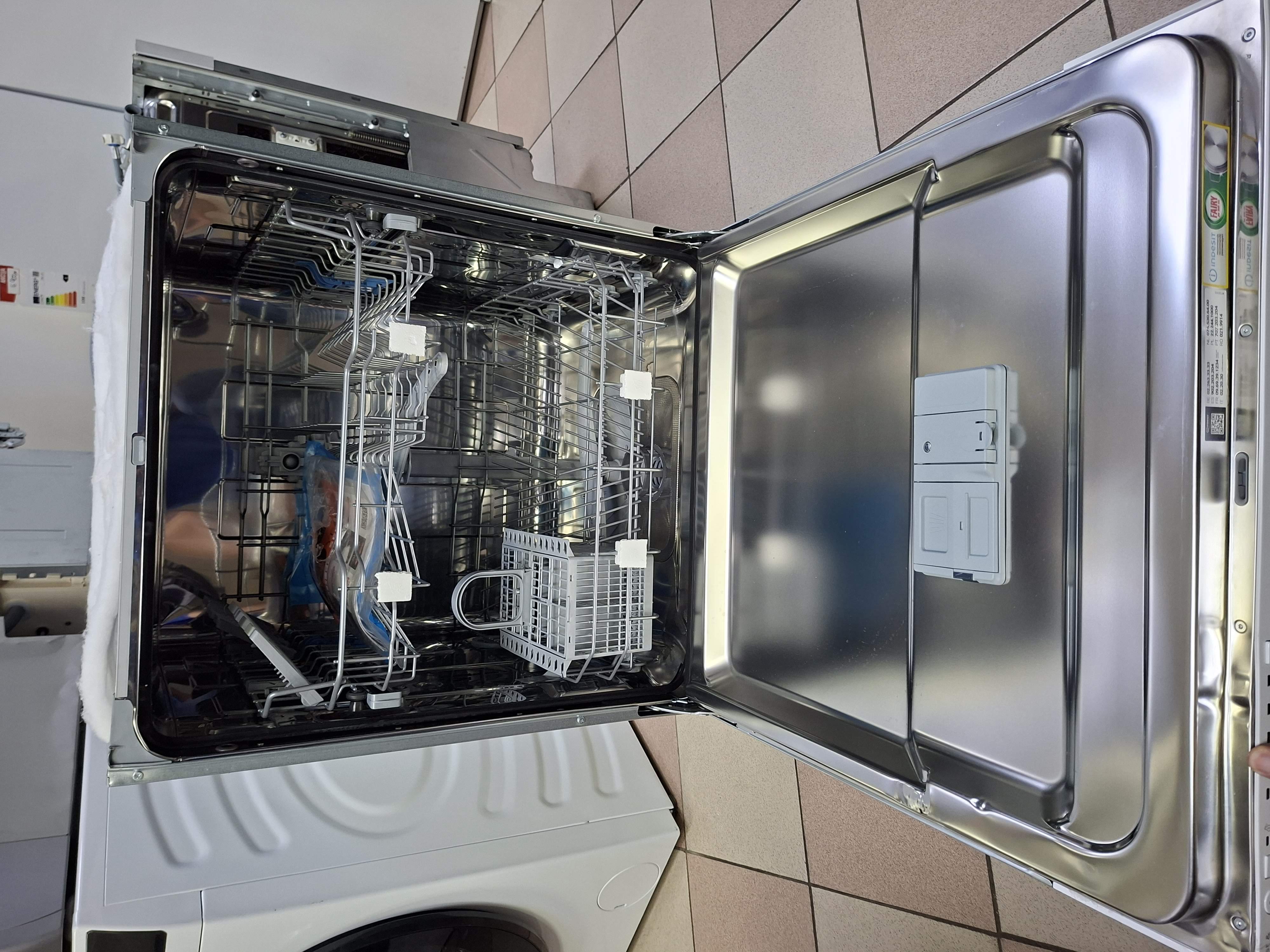 Ugradna Sudo mašina Indesit IN2IE14CNP80 ,  14 kompleta