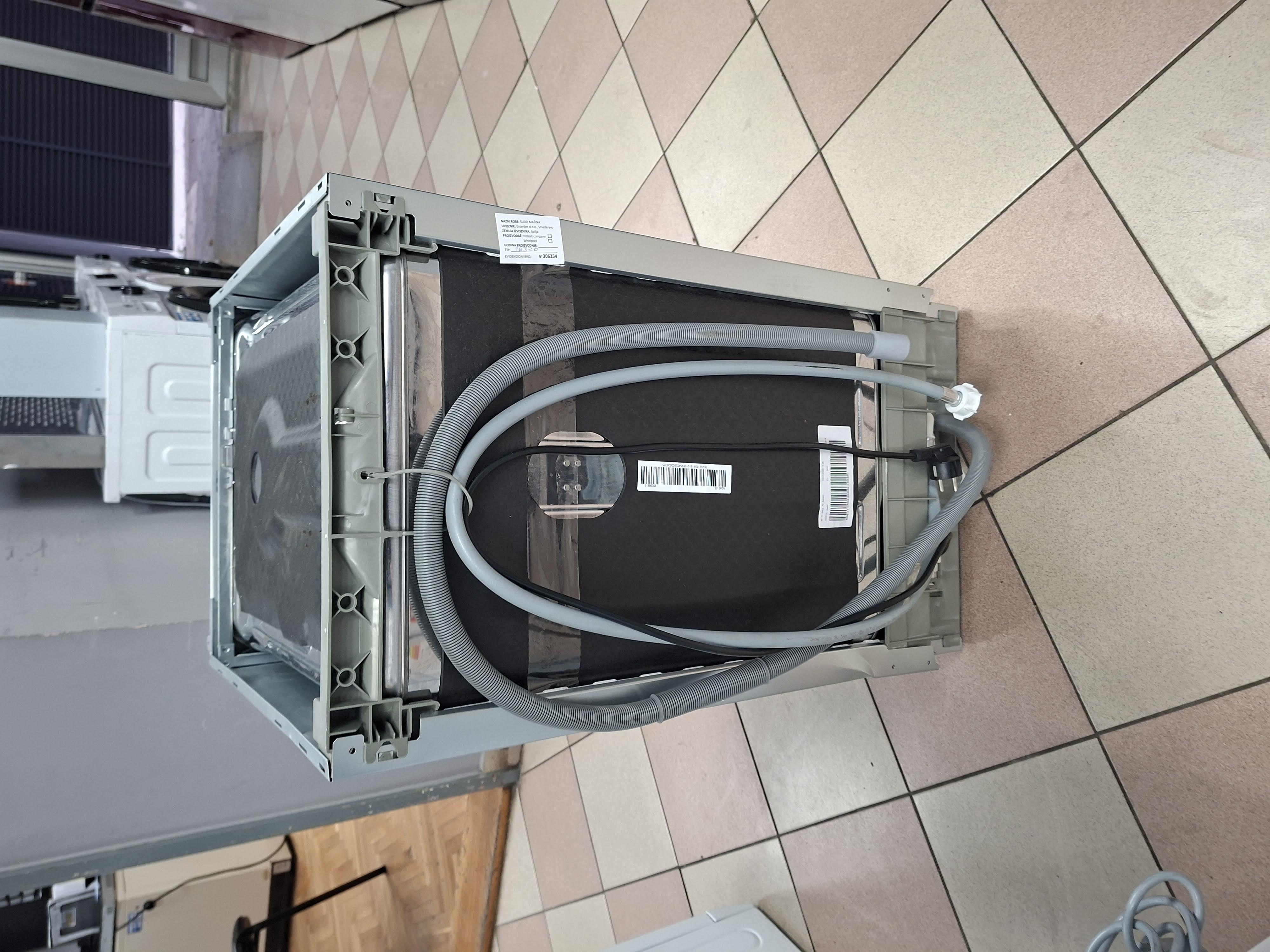 Ugradna sudo mašina Indesit IN2IKE107, 45 cm