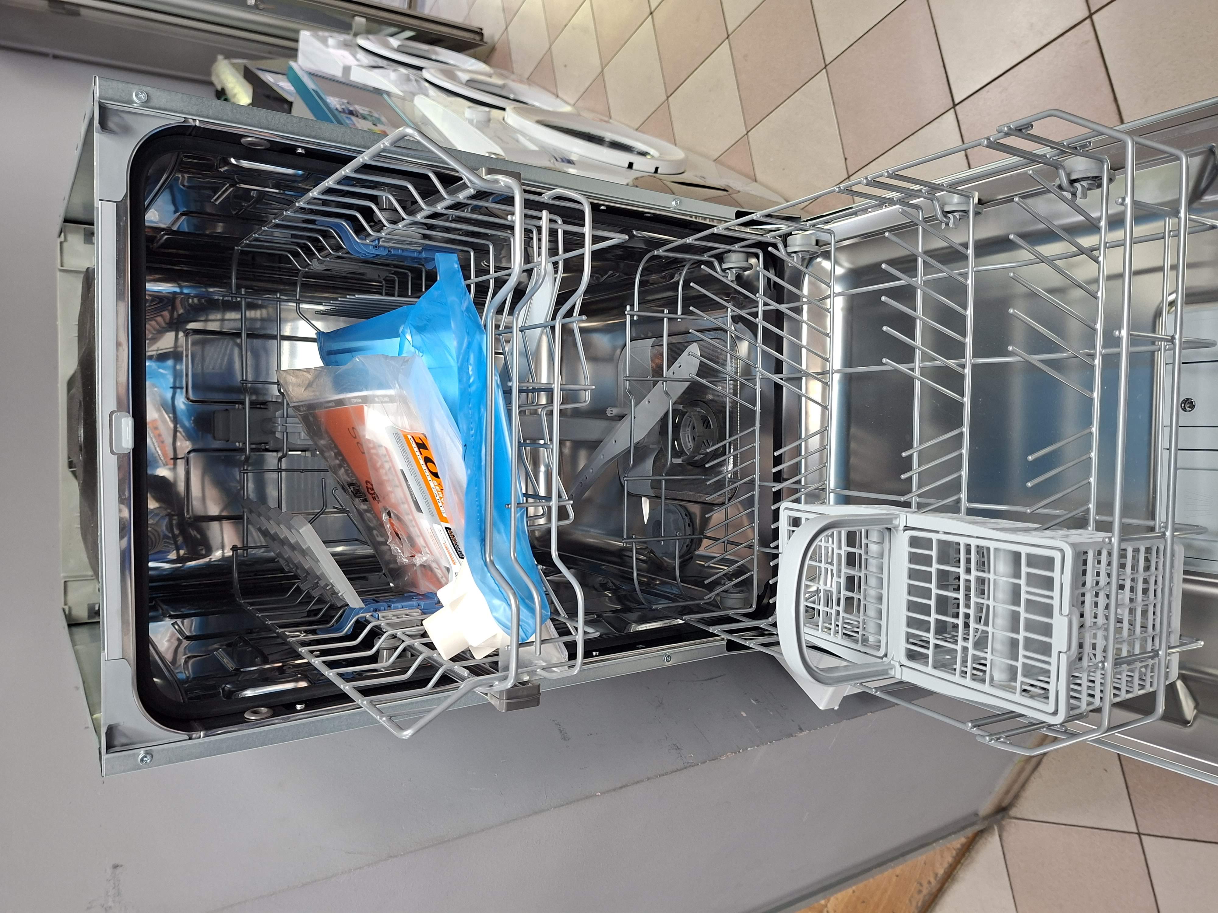 Ugradna sudo mašina Indesit IN2IKE107, 45 cm