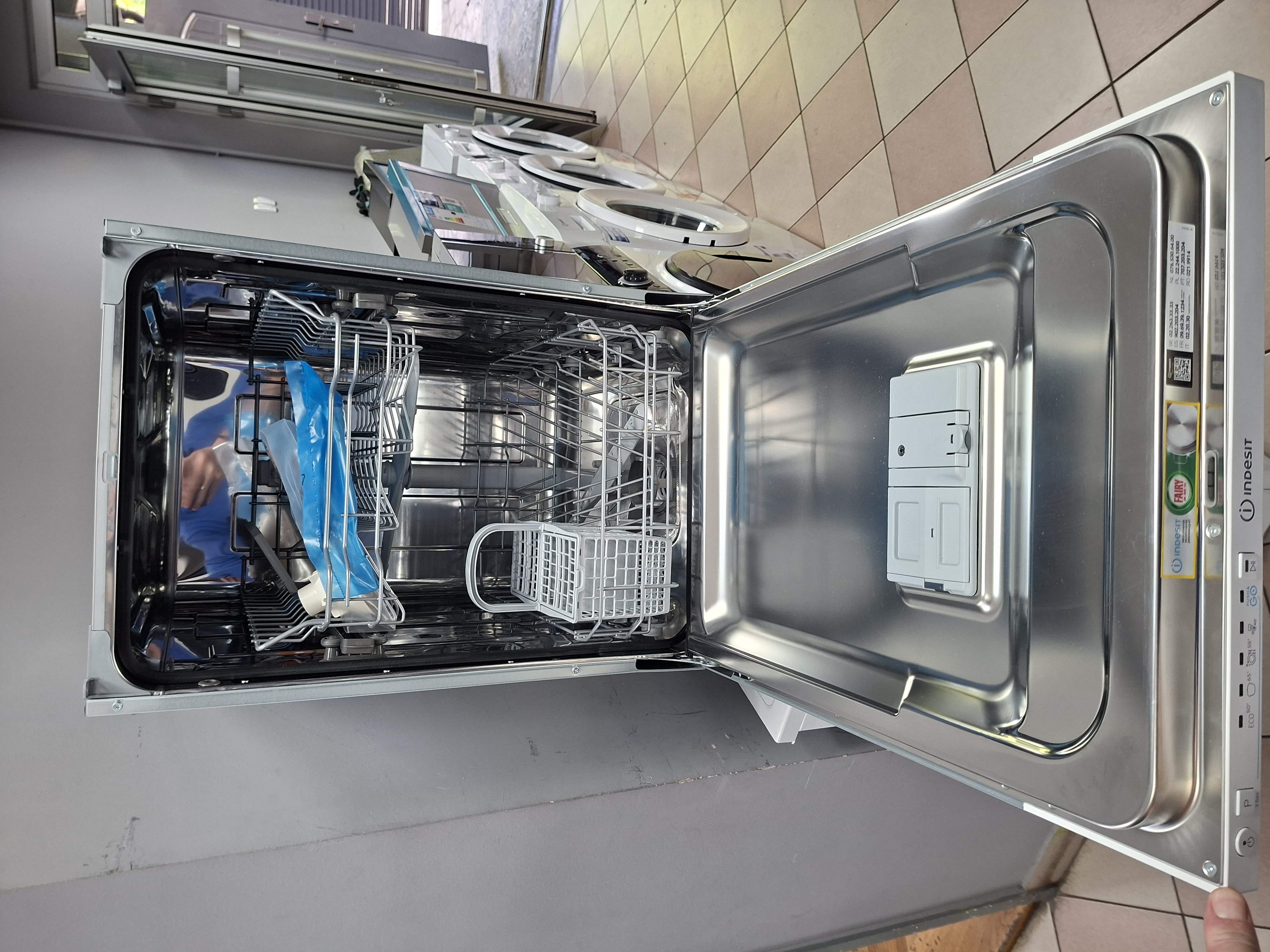 Ugradna sudo mašina Indesit IN2IKE107, 45 cm