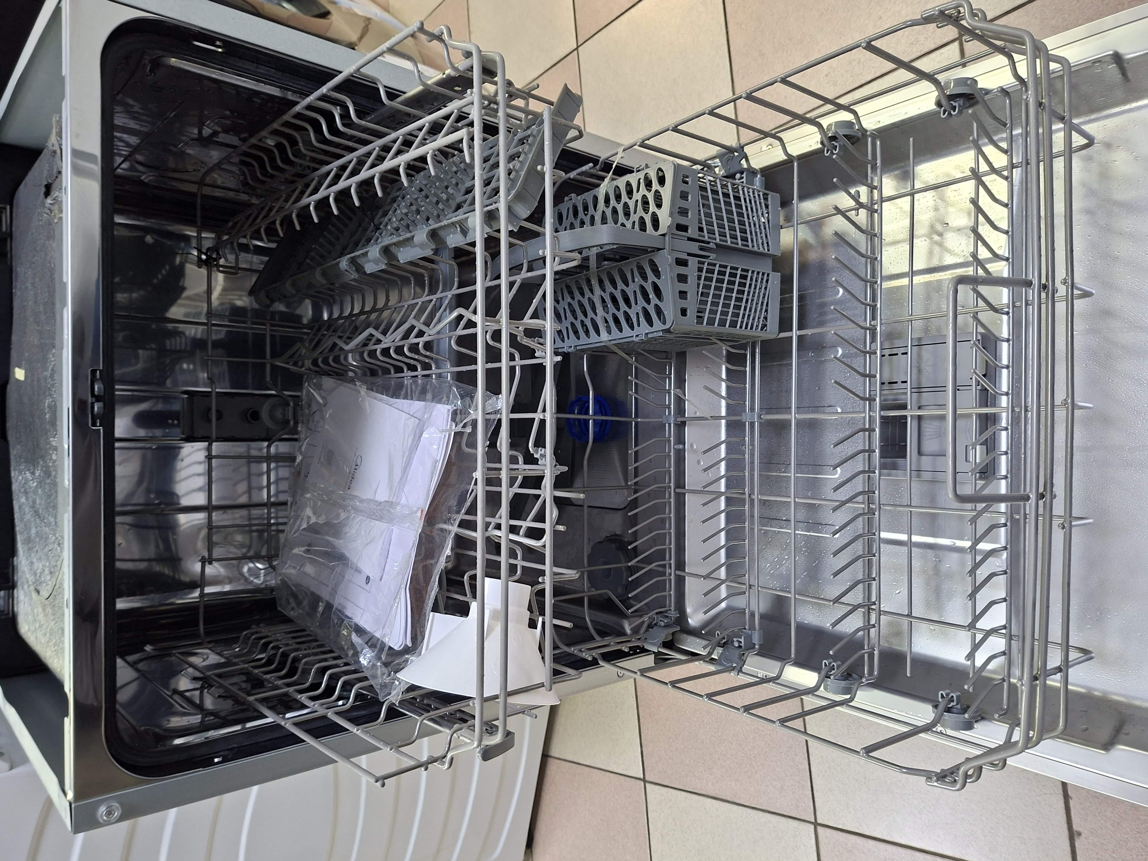 Ugradna Sudo mašina Midea MDW 14E6 , 14 kompleta.